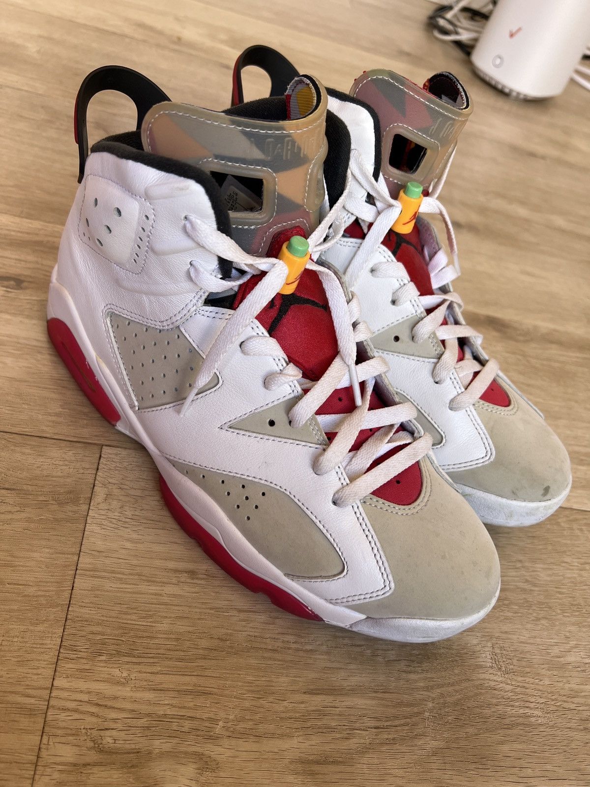 Jordan Brand Jordan Retro 6 Hare Size US 10.5 / EU 43-44 - 1 Thumbnail