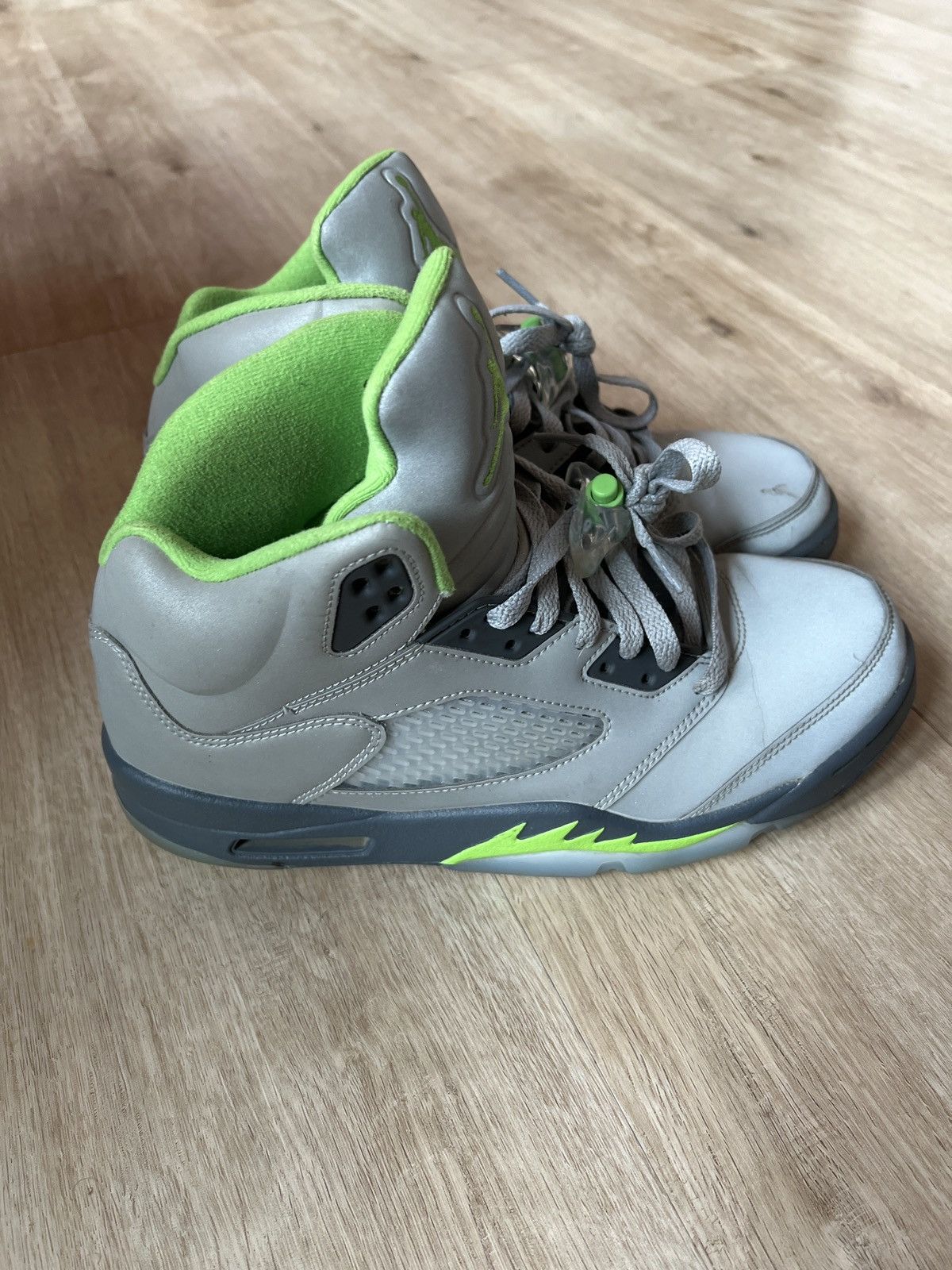 jordan retro 5 green apple