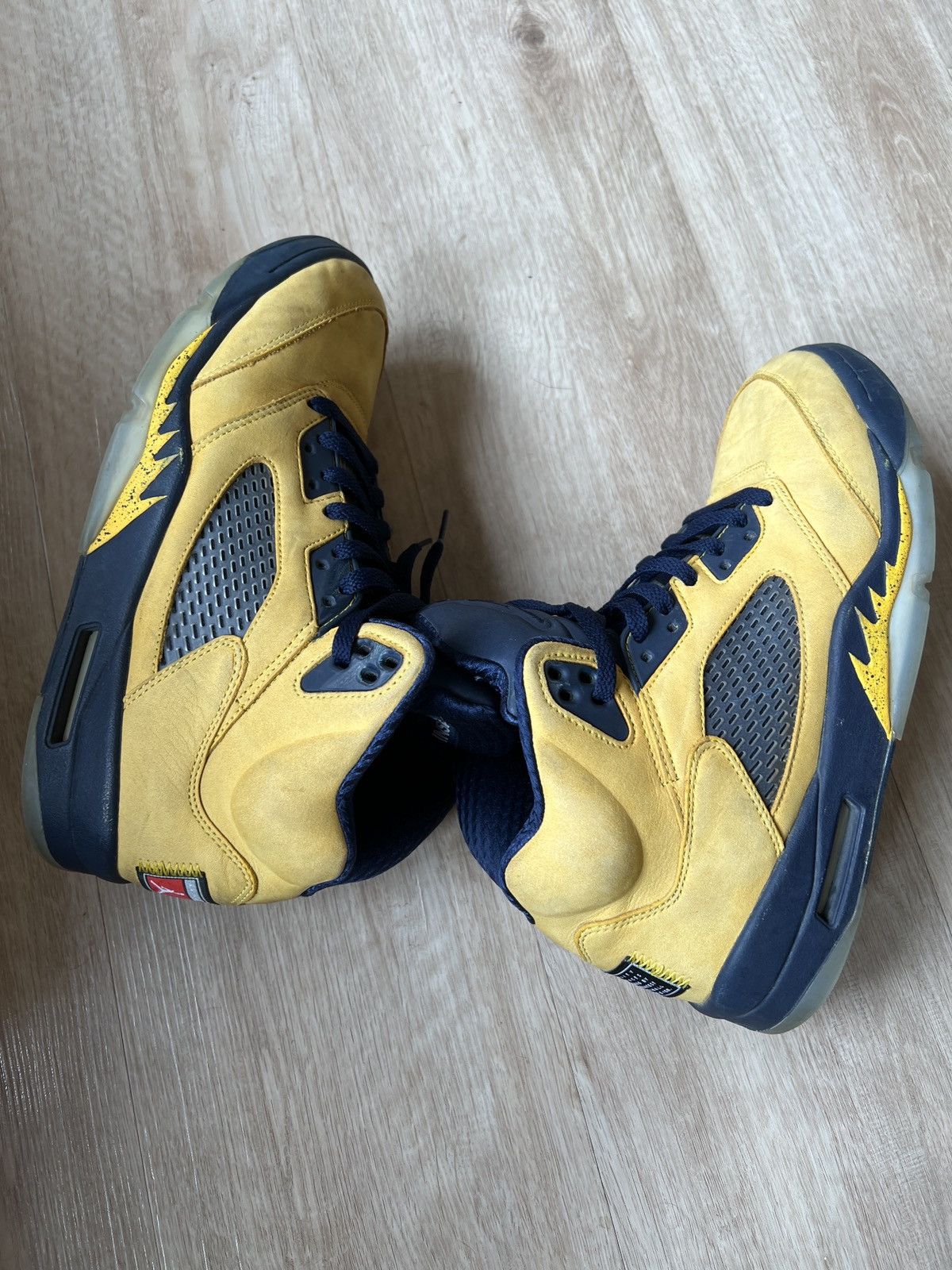Jordan Brand Jordan Retro 5 Michigan Size US 10.5 / EU 43-44 - 7 Thumbnail