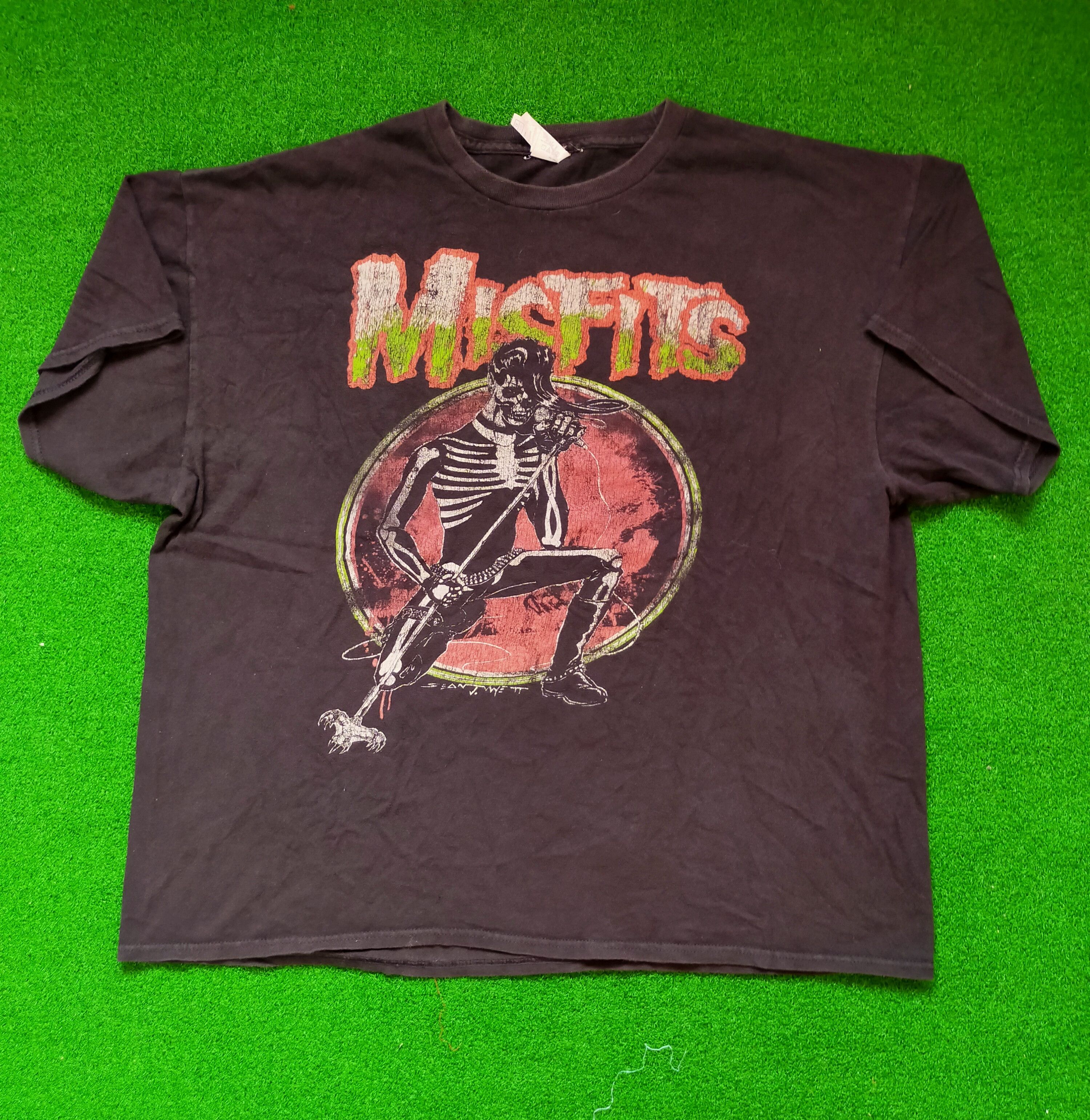 Band Tees MISFITS 2013 T-SHIRT Size US XXL / EU 58 / 5 - 1 Thumbnail