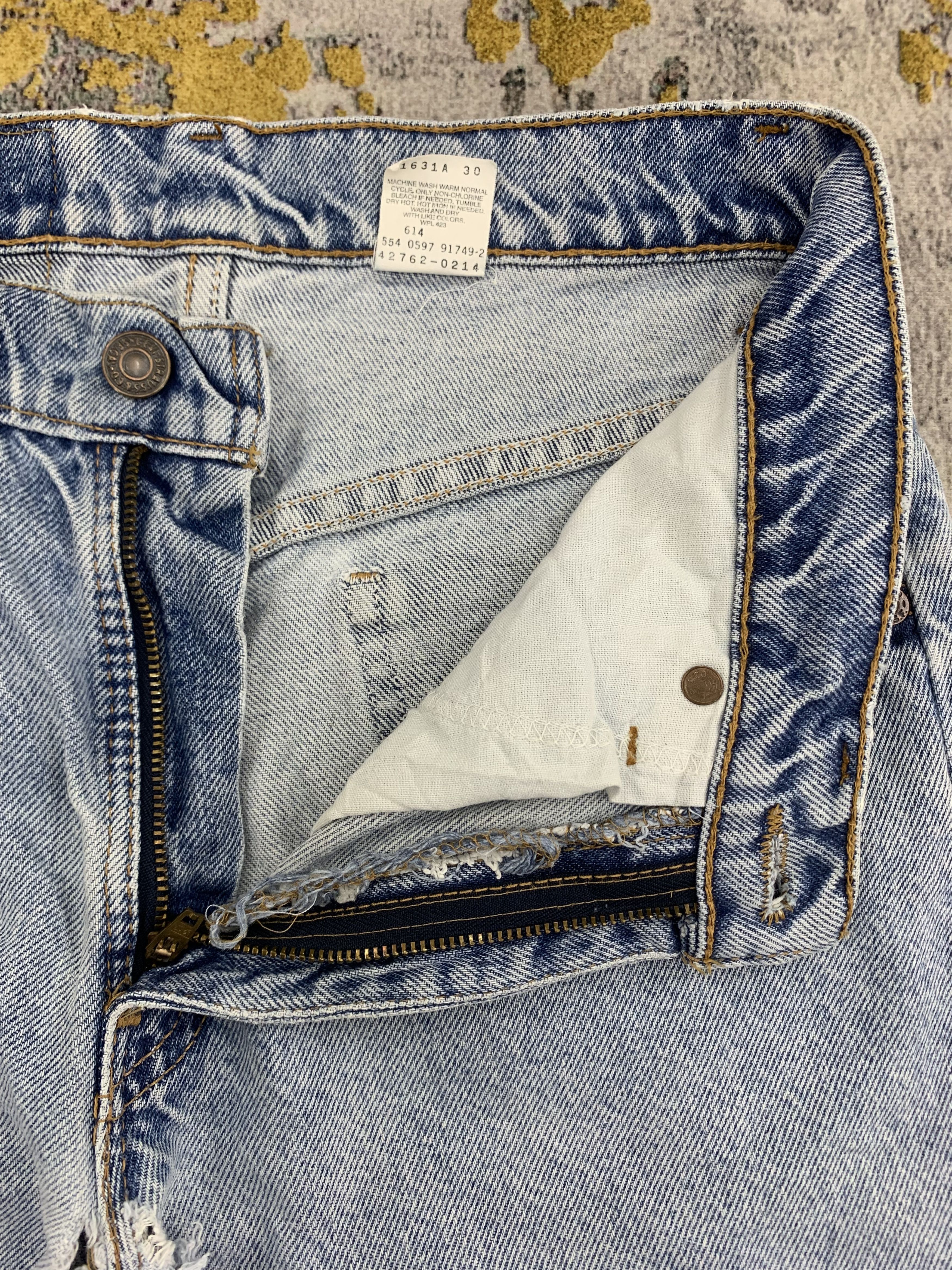 Levi's Vintage Levi's 562 Oren Tab Denim 26x25.5 Distressed Faded Size 26" / US 2 / IT 38 - 3 Thumbnail