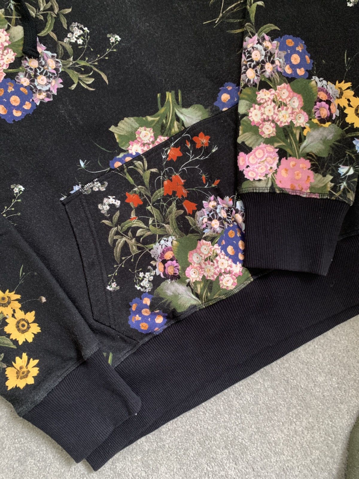 Erdem × H&M 🔥 ERDEM X H&M floral hoodie 🔥 Size US M / EU 48-50 / 2 - 3 Thumbnail
