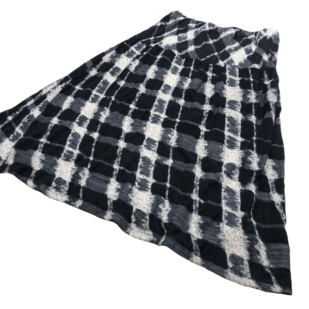 Issey Miyake Vintage Plantation Checkered Pattern Midi Skirt Issey Miyake Size 28" / US 6 / IT 42 - 3 Thumbnail