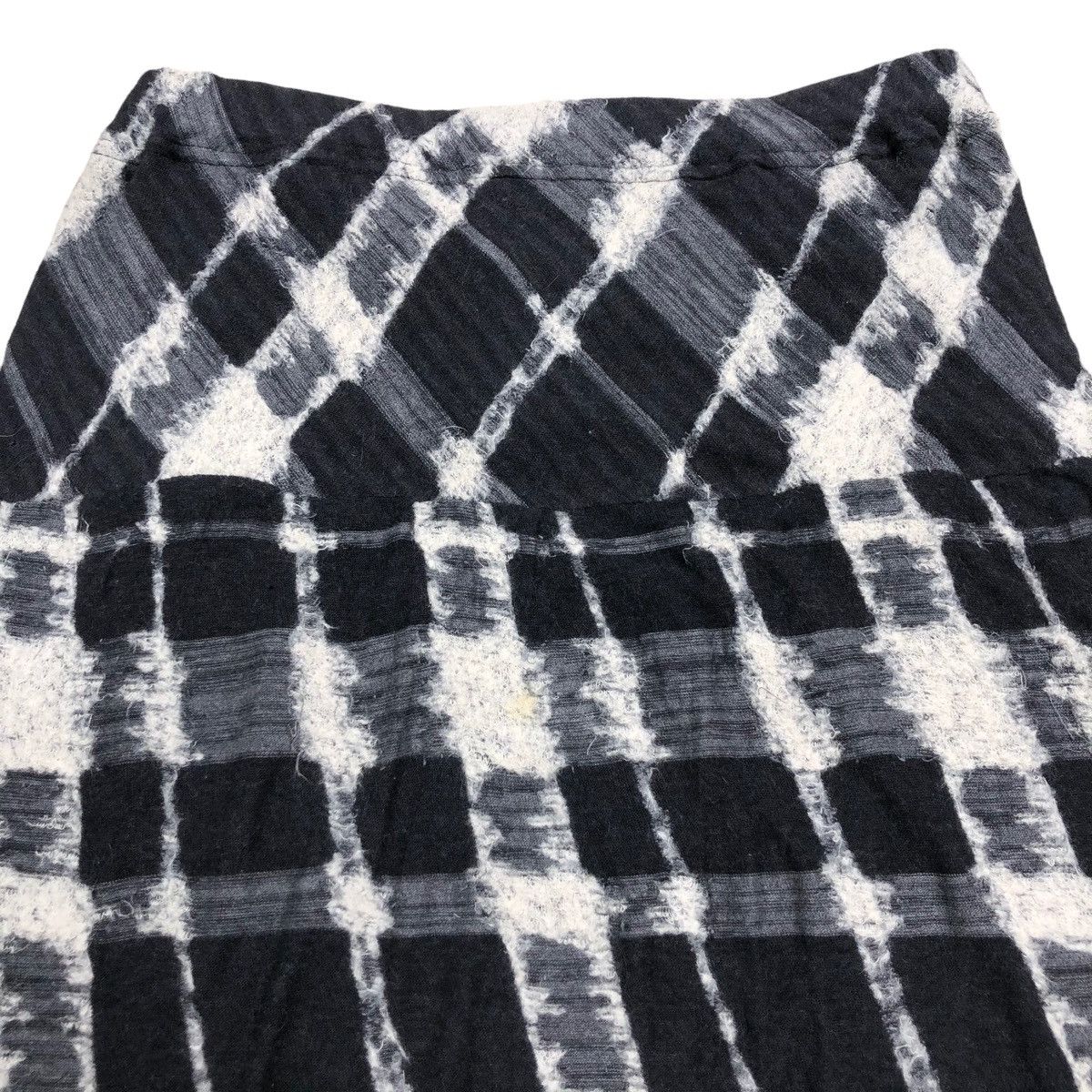 Issey Miyake Vintage Plantation Checkered Pattern Midi Skirt Issey Miyake Size 28" / US 6 / IT 42 - 9 Thumbnail