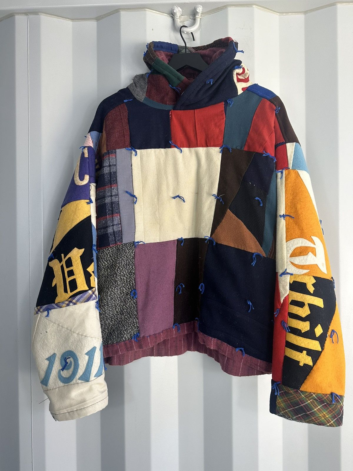 Vintage Heavy Pennant Patchwork Pullover Hoodie Size US M / EU 48-50 / 2 - 1 Thumbnail