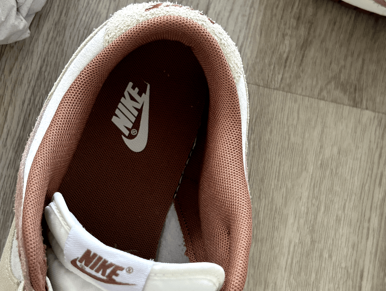 Nike Nike Dunk Low Pro Premium Medium Curry Size 11 Worn Once Size US 11 / EU 44 - 7 Thumbnail