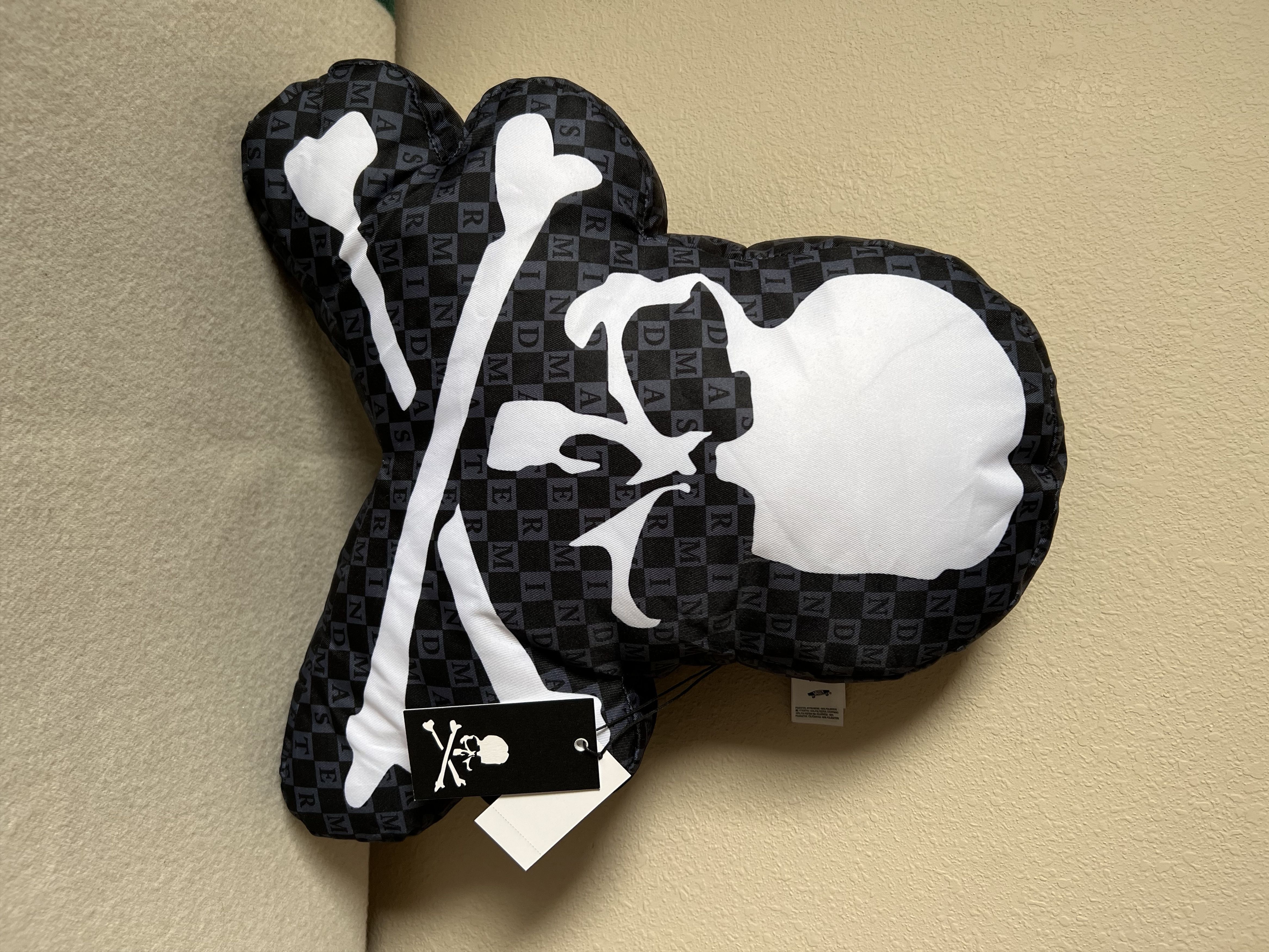image of Mastermind Japan Vans Vault Skull Pillow Cushion in Black, Men's