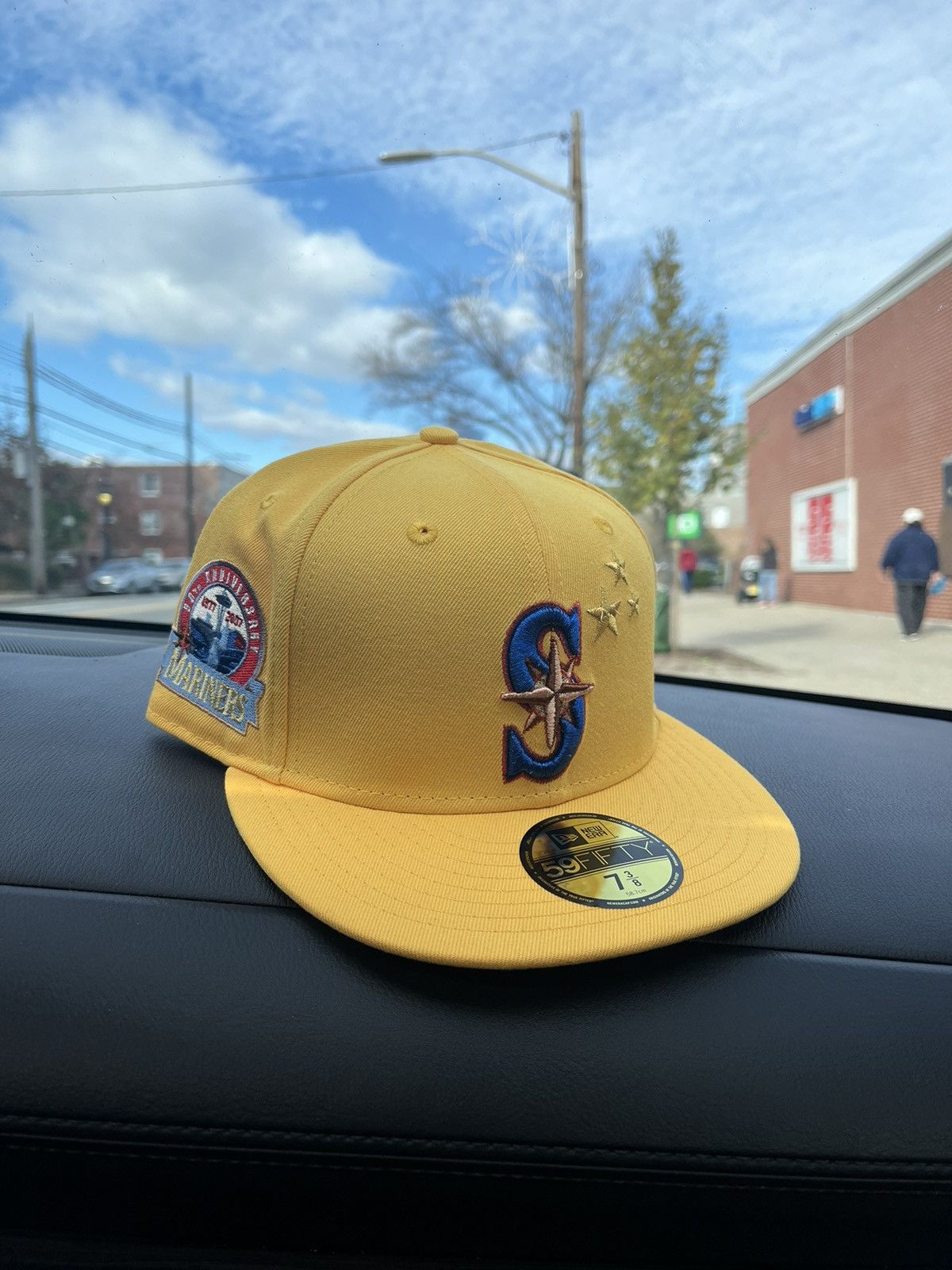image of Mlb x Myfitteds Exclusive Super Mario 3 Seattle Mariners 7 3/8 in Yellow, Men's