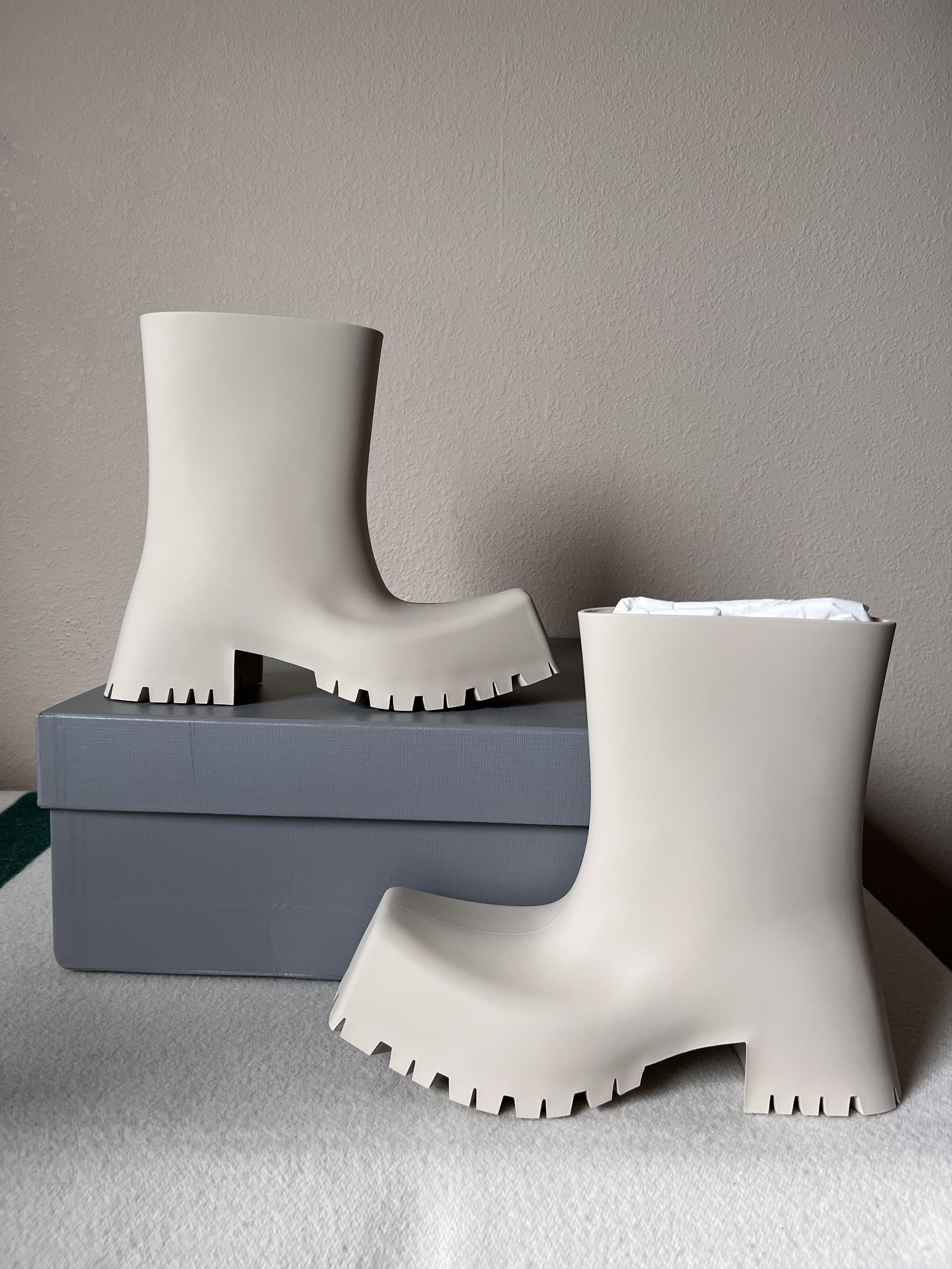 Balenciaga Balenciaga Rubber Trooper Boots in Beige Size US 6 / IT 36 - 2 Thumbnail