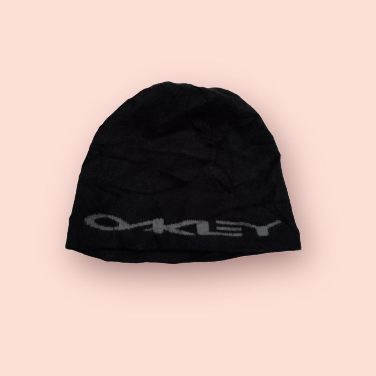 image of Oakley Spellout Beanie in Black, Men's