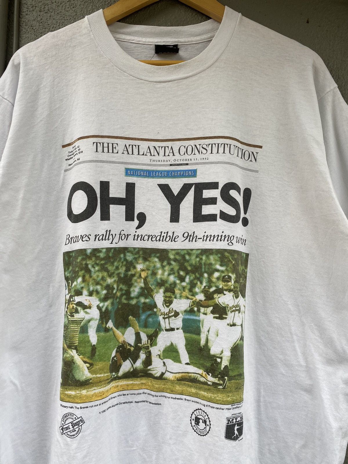 MLB × Vintage Vintage MLB Atlanta Braves Newspaper 1992 Tshirt Sz XL Size US XL / EU 56 / 4 - 3 Thumbnail