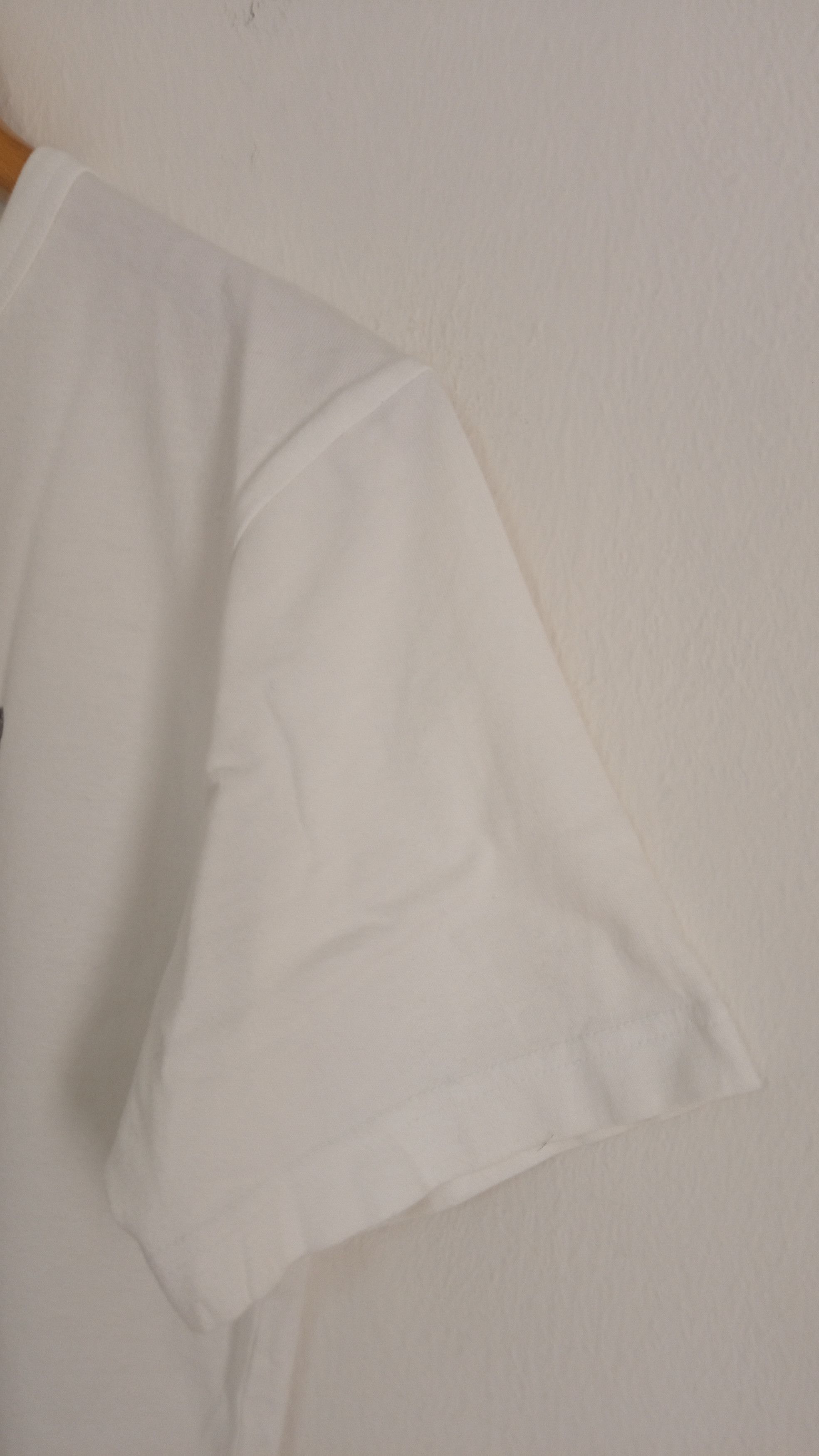JW Anderson × Japanese Brand × Uniqlo 🔥🔥UT x J.W Anderson T-Shirt Size US M / EU 48-50 / 2 - 8 Thumbnail