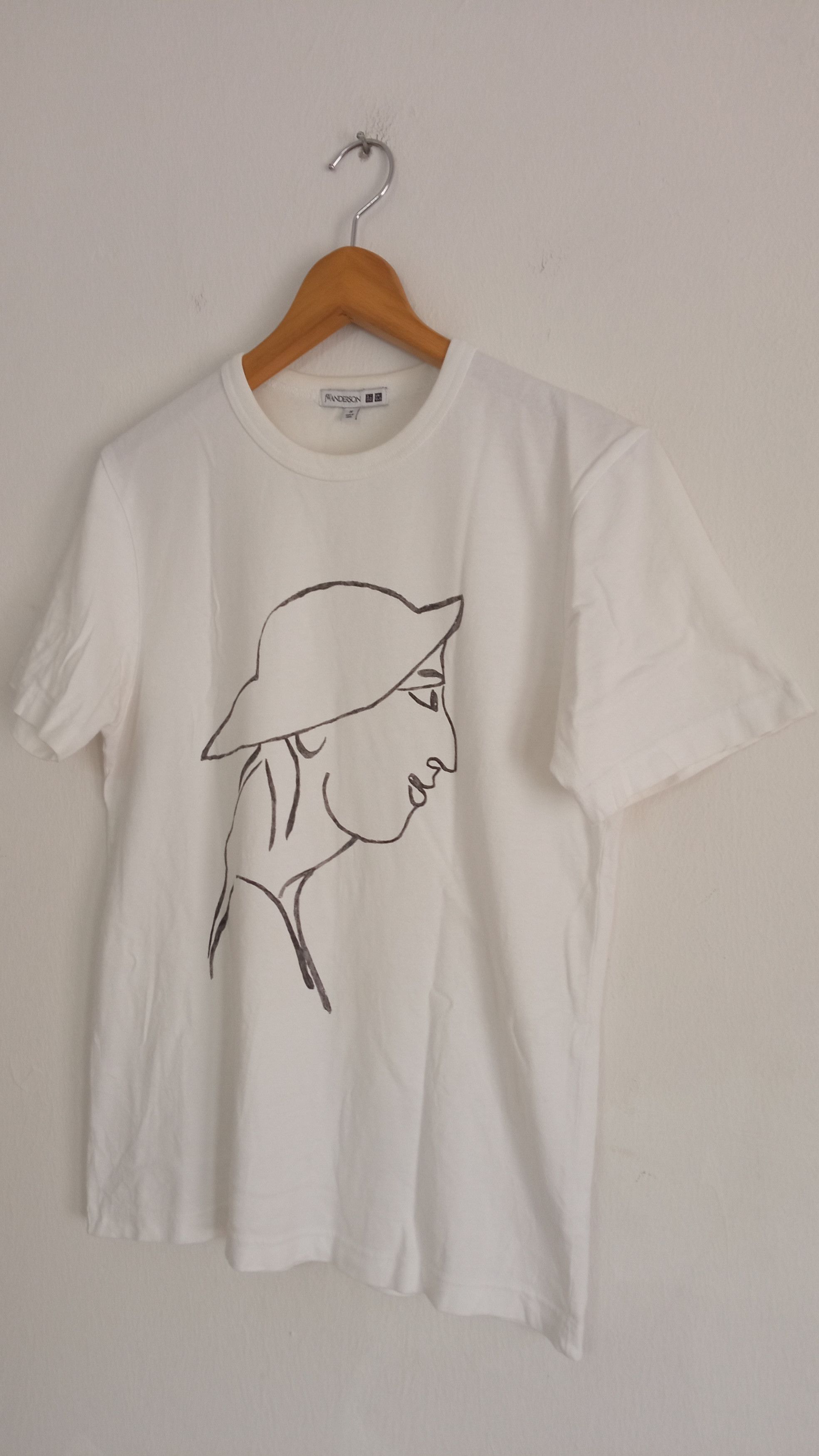 JW Anderson × Japanese Brand × Uniqlo 🔥🔥UT x J.W Anderson T-Shirt Size US M / EU 48-50 / 2 - 3 Thumbnail