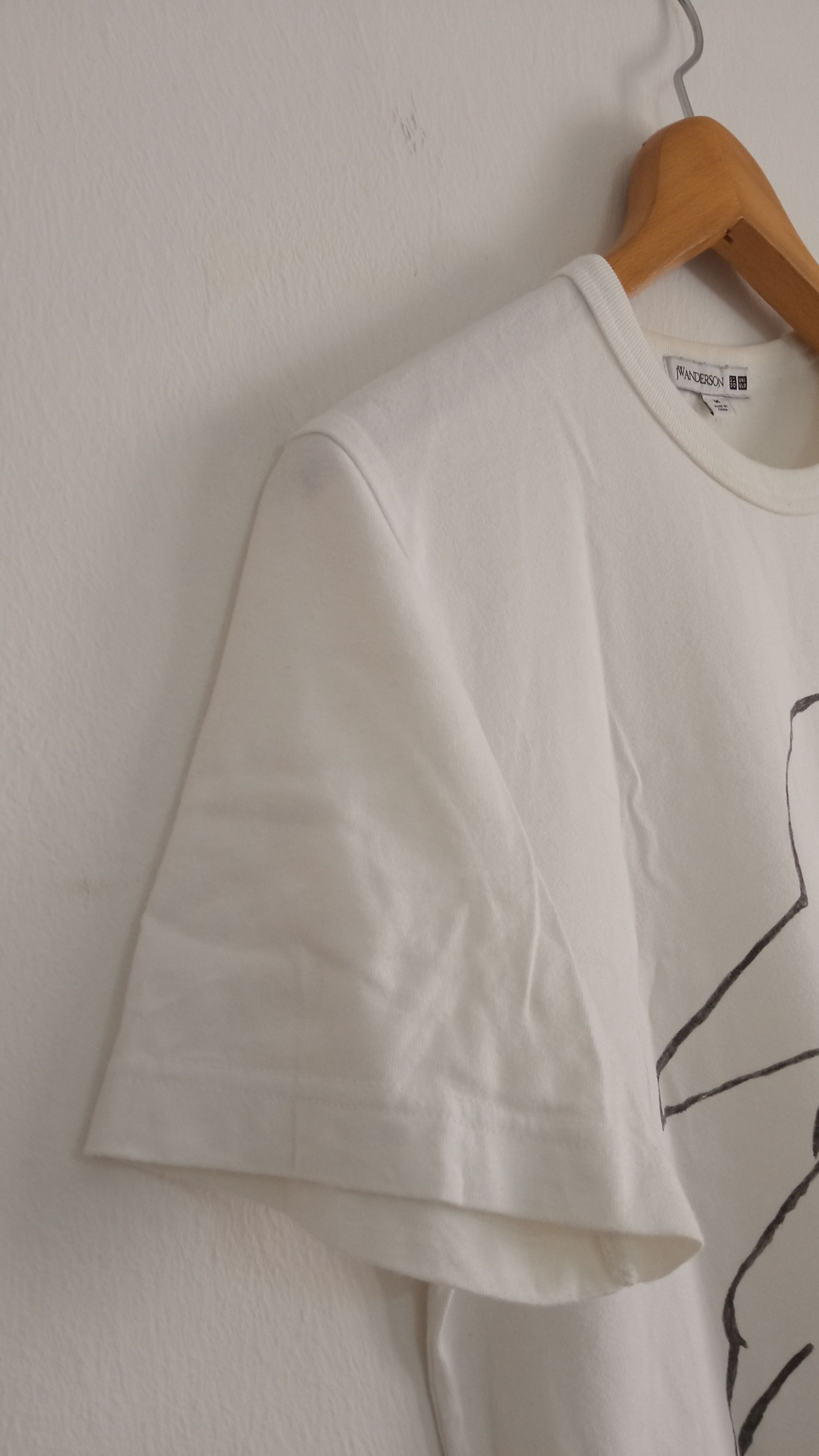 JW Anderson × Japanese Brand × Uniqlo 🔥🔥UT x J.W Anderson T-Shirt Size US M / EU 48-50 / 2 - 6 Thumbnail