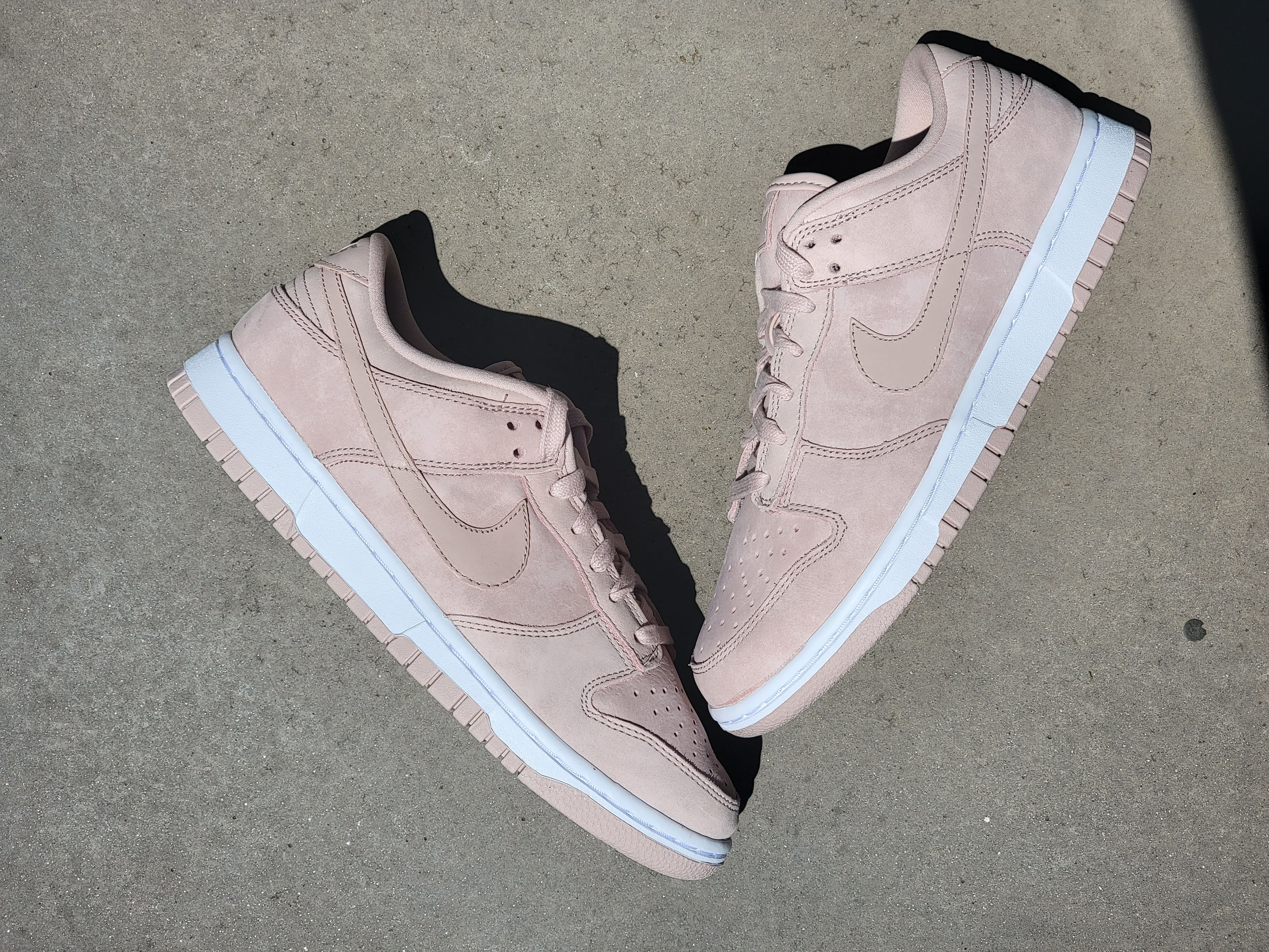 8W / 6.5M - Nike Dunk Low PRM - Pink Oxford