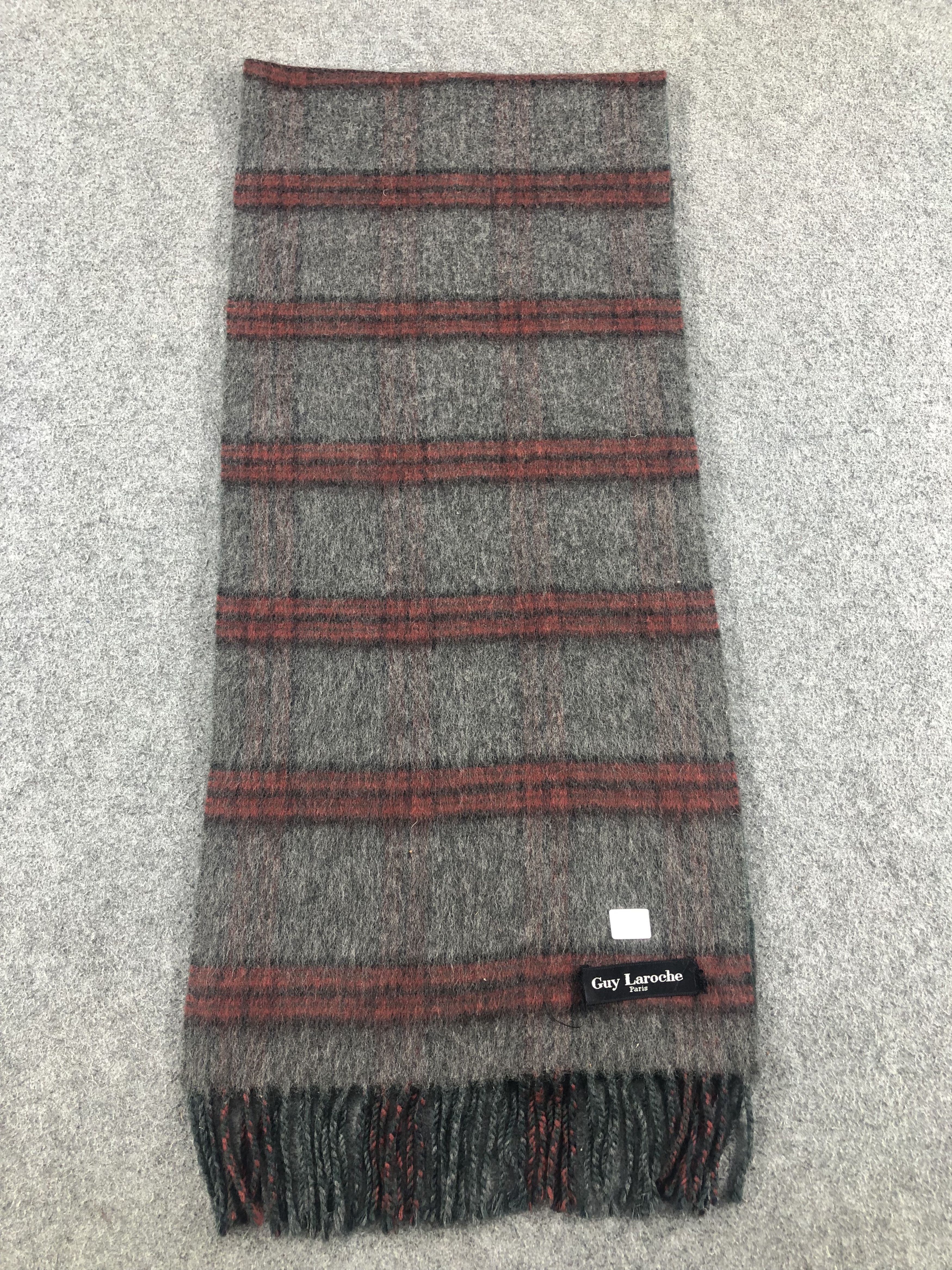 Guy Laroche Guy Laroche Scarf / Muffler / Neckwear Size ONE SIZE - 3 Thumbnail