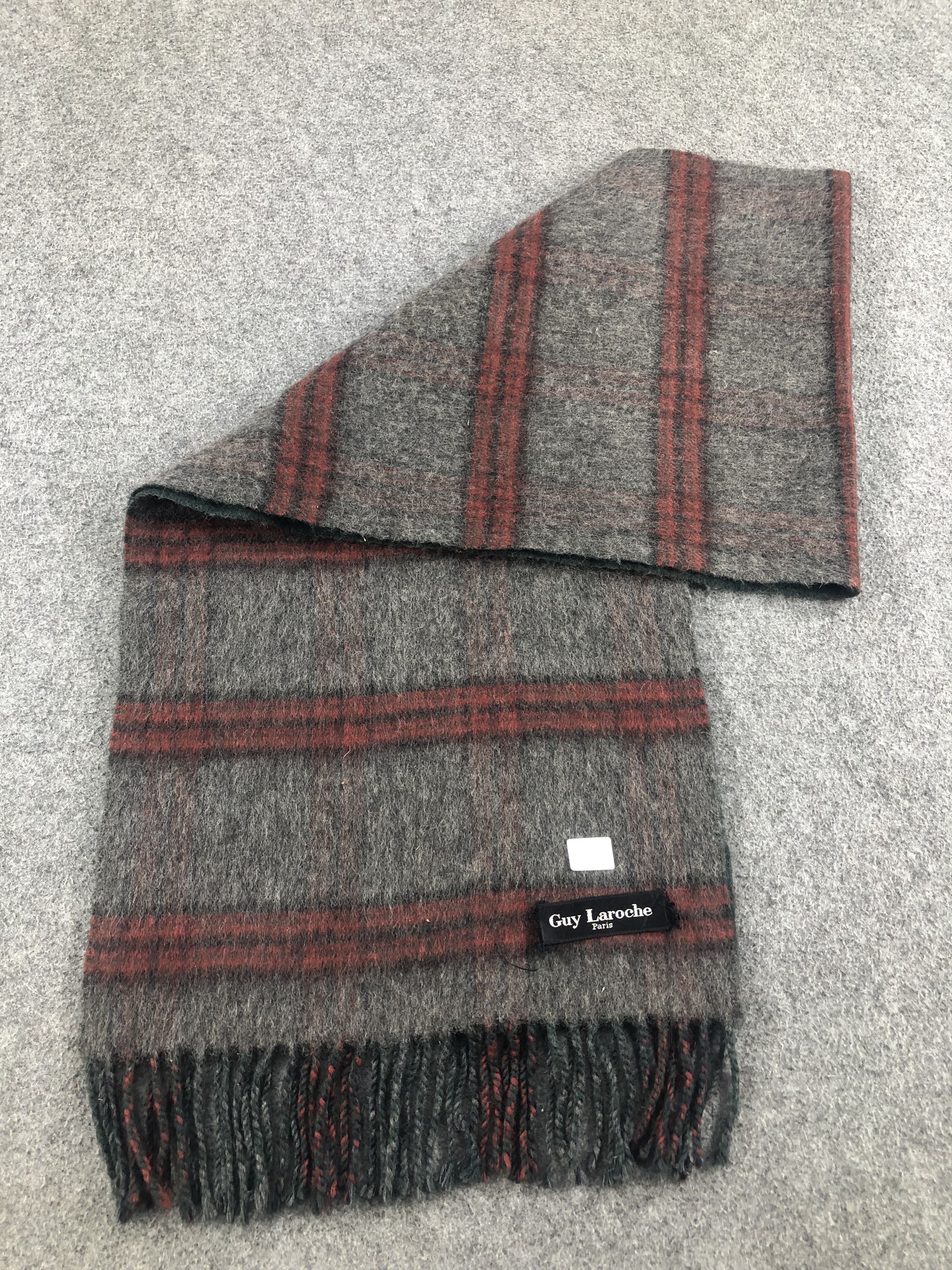 Guy Laroche Guy Laroche Scarf / Muffler / Neckwear Size ONE SIZE - 5 Thumbnail