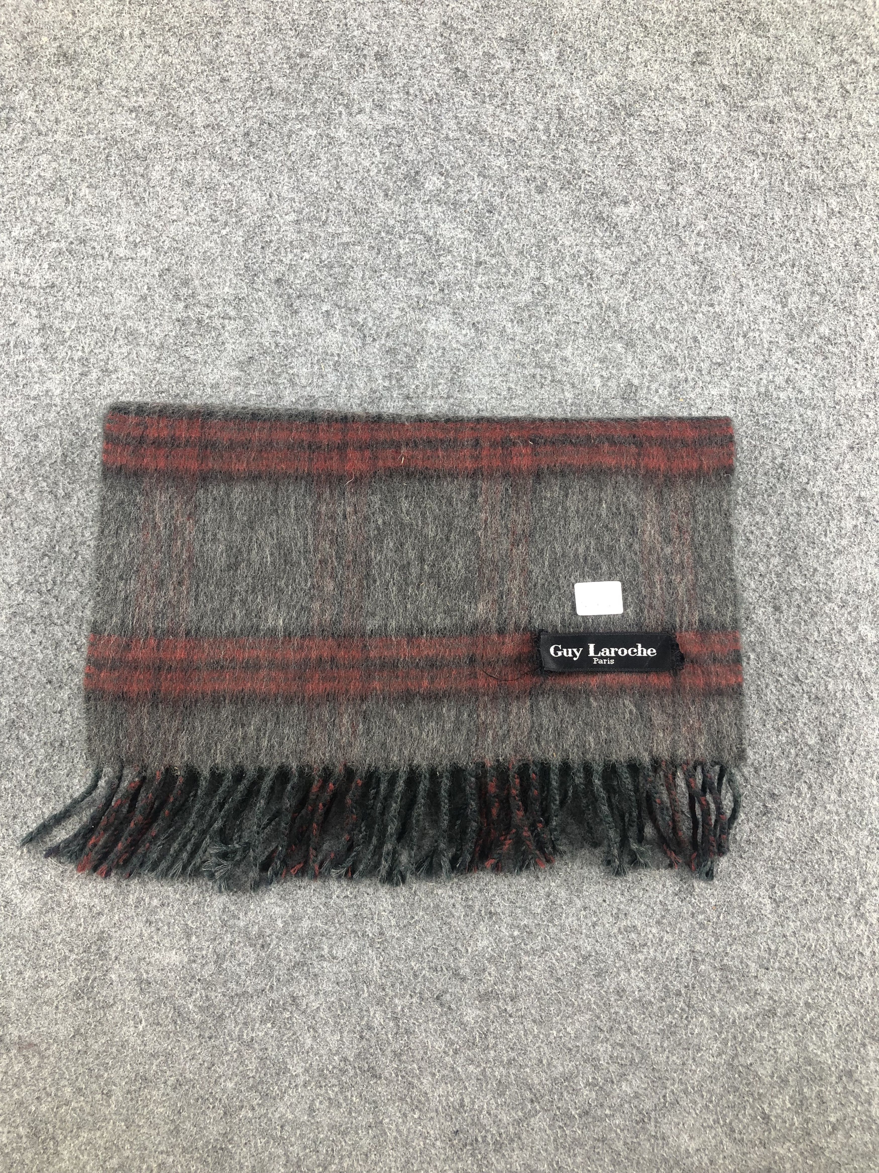Guy Laroche Guy Laroche Scarf / Muffler / Neckwear Size ONE SIZE - 6 Thumbnail