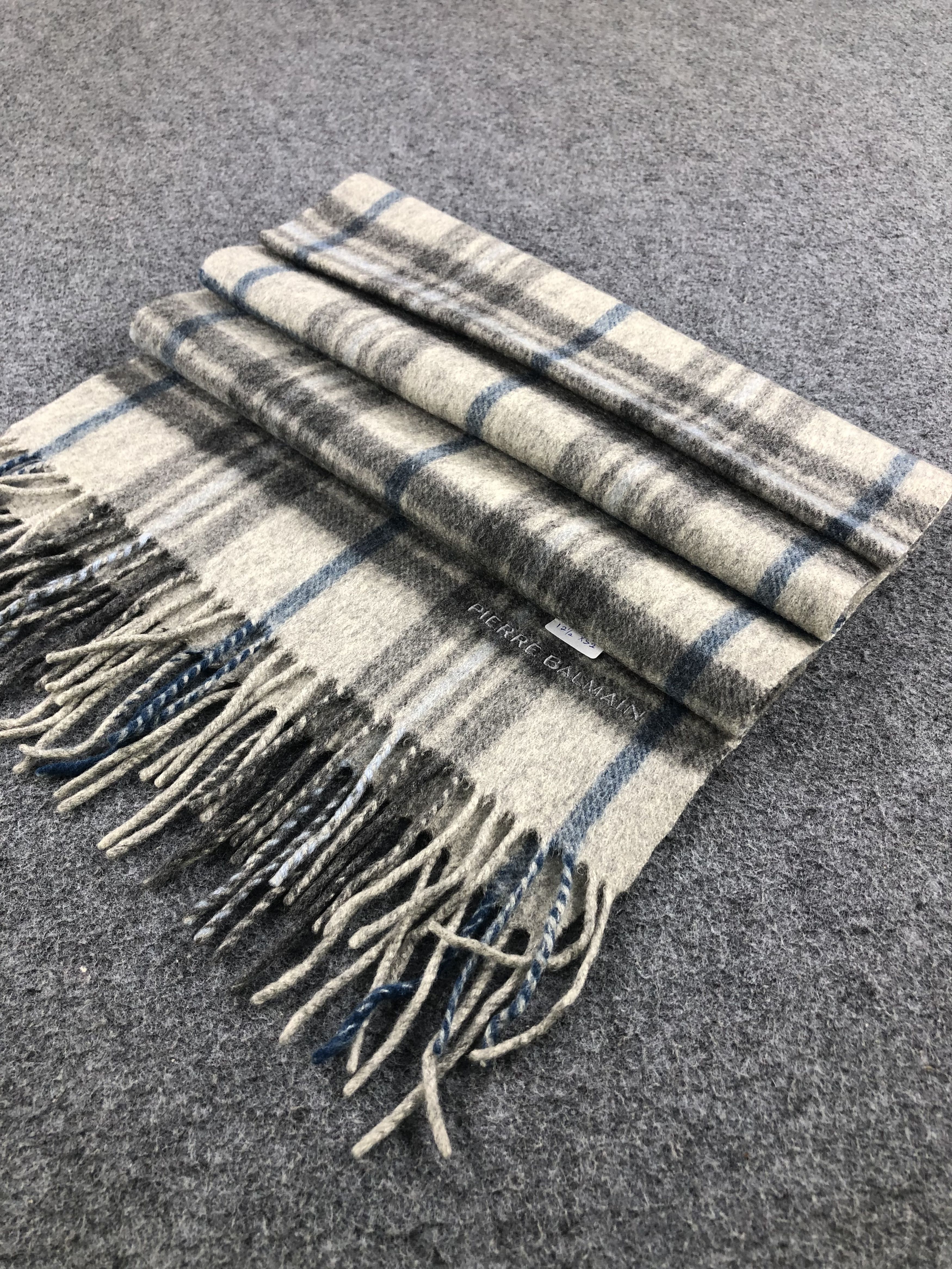 Pierre Balmain Pierre Balmain Scarf / Muffler / Neckwear Size ONE SIZE - 2 Thumbnail