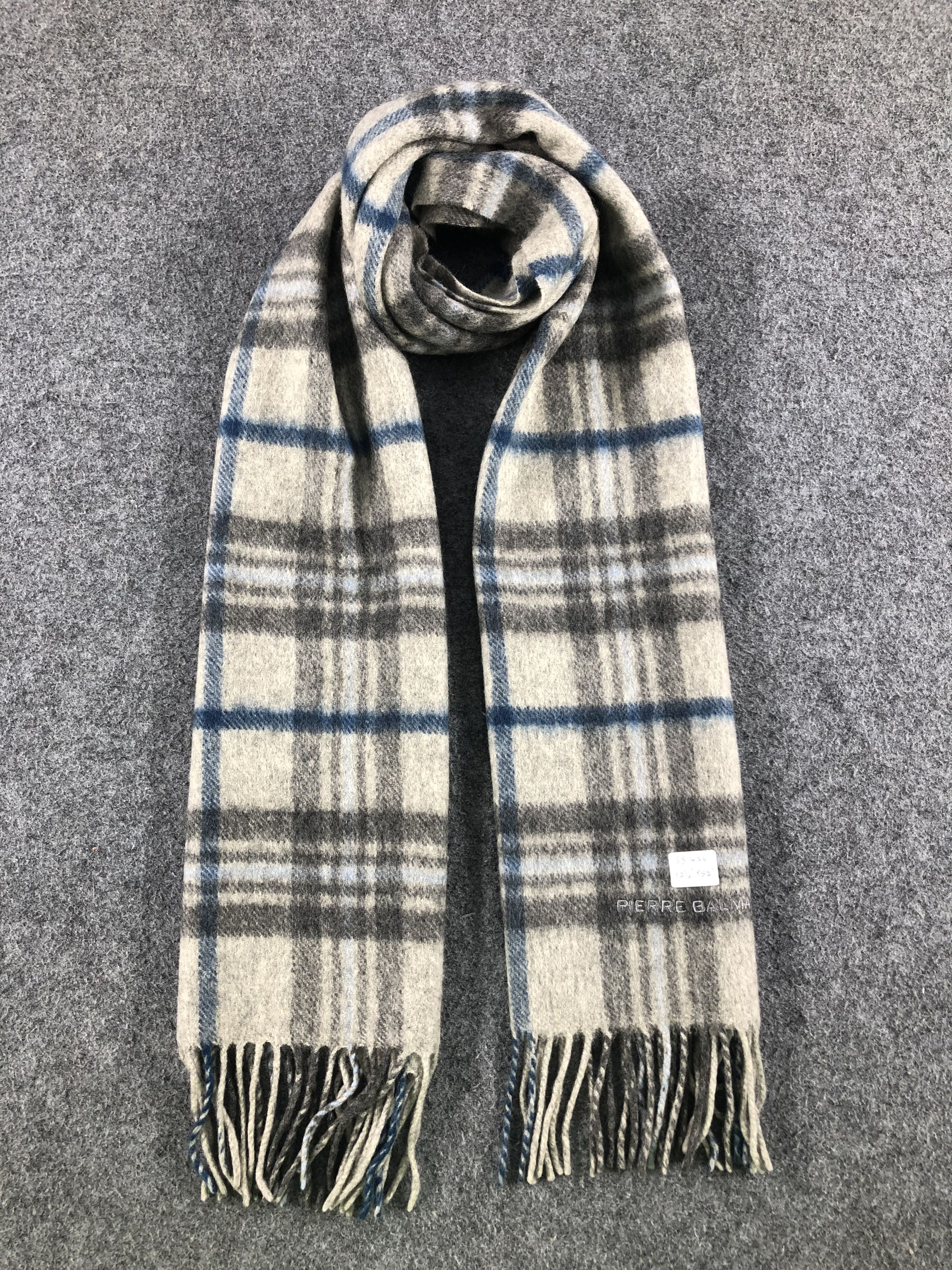 Pierre Balmain Pierre Balmain Scarf / Muffler / Neckwear Size ONE SIZE - 1 Thumbnail