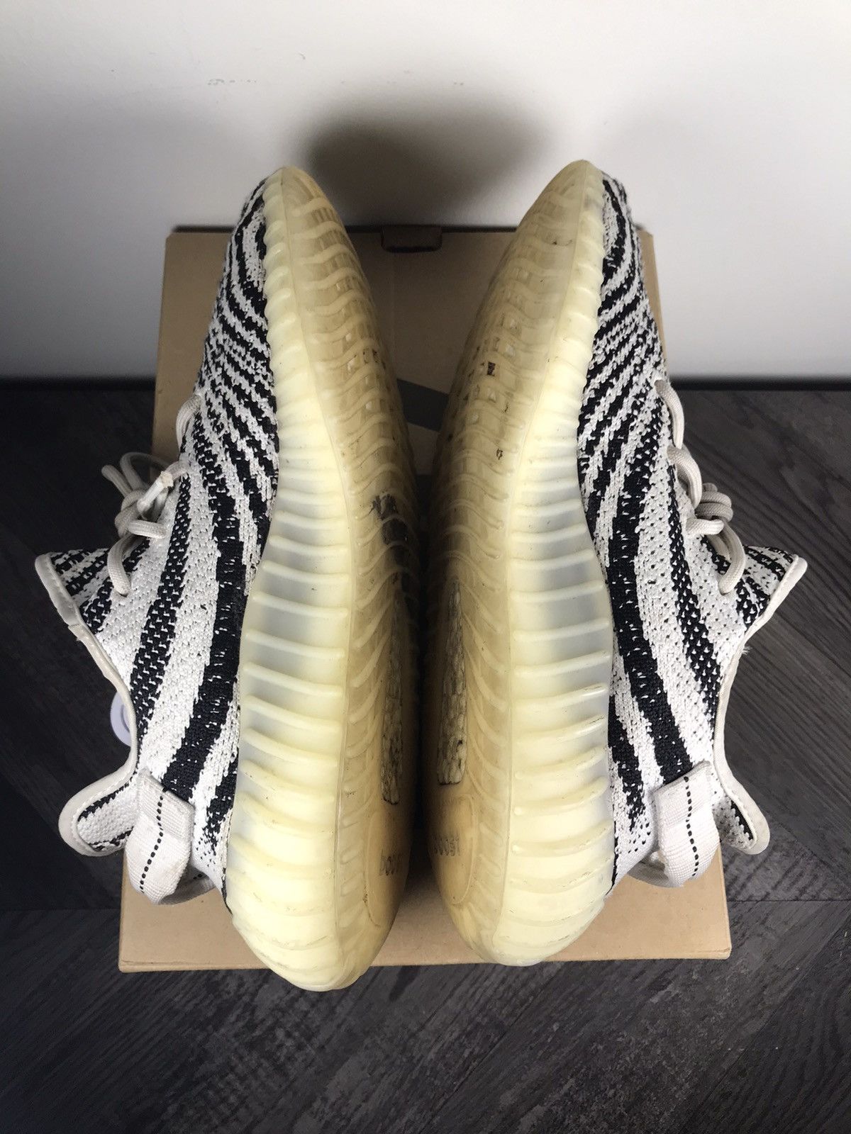 Adidas × Kanye West Adidas Yeezy Boost 350 V2 Zebra Size US 9.5 / EU 42-43 - 4 Thumbnail