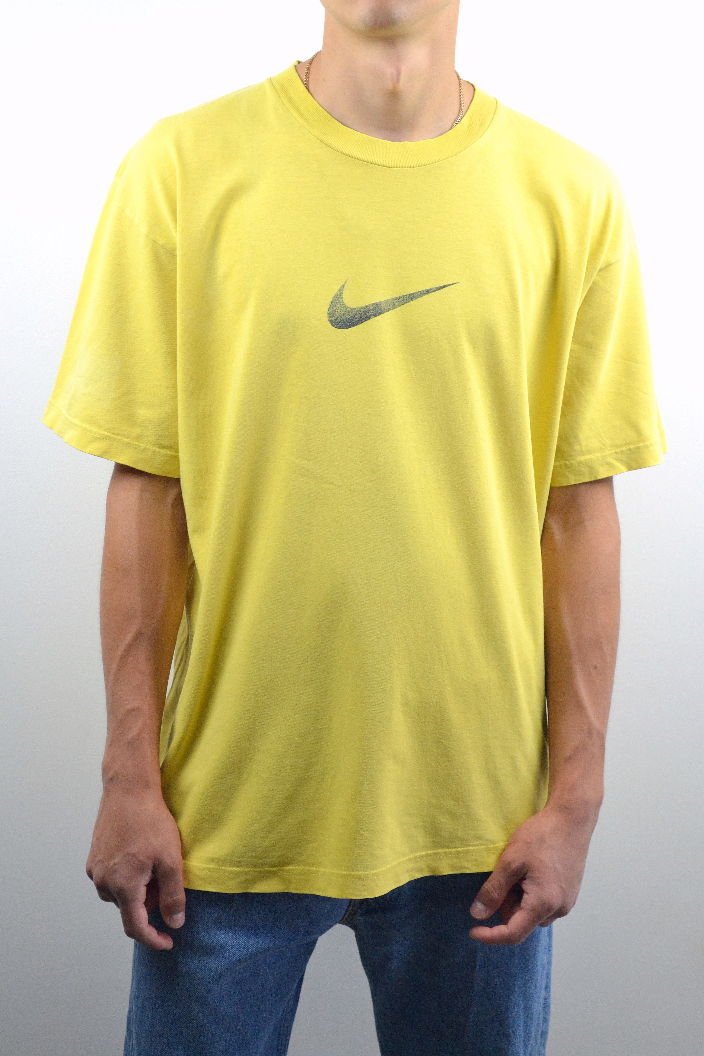 Nike 90s Vintage Nike Big Logo Mid Swoosh Yellow T-Shirt Tee Size US L / EU 52-54 / 3 - 4 Thumbnail