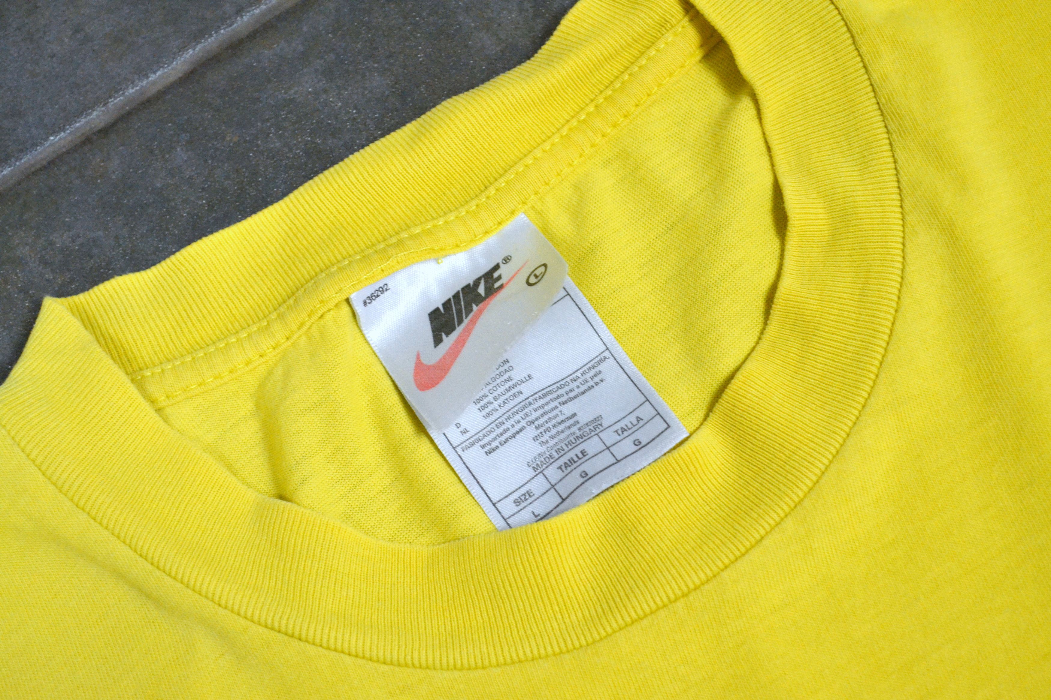 Nike 90s Vintage Nike Big Logo Mid Swoosh Yellow T-Shirt Tee Size US L / EU 52-54 / 3 - 8 Thumbnail