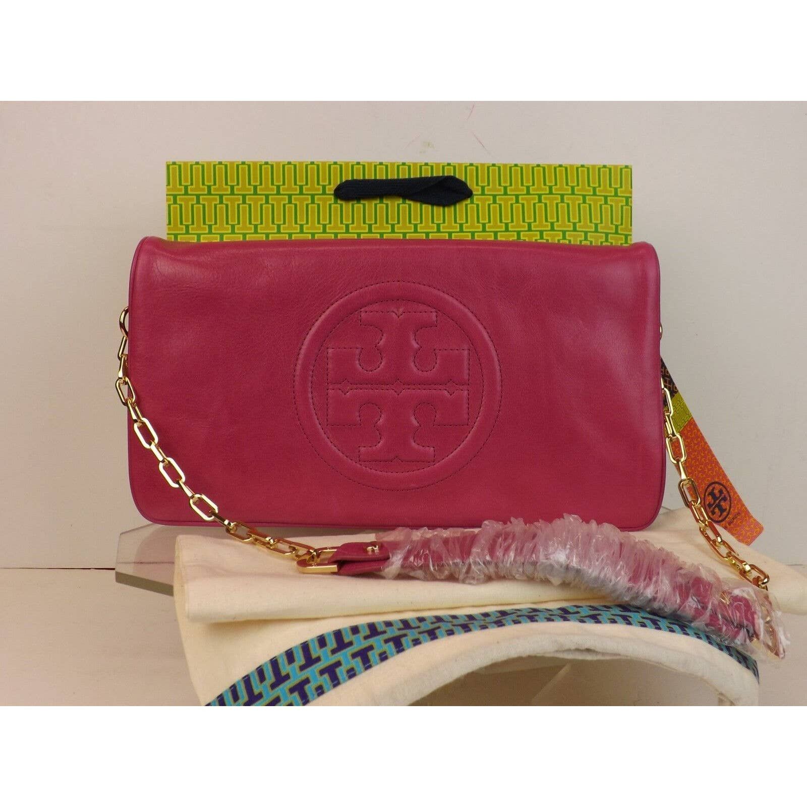 MAGENTA TEXTURE LEATHER BOMBE BIG REVA GOLD CHAIN CLUTCH BAG