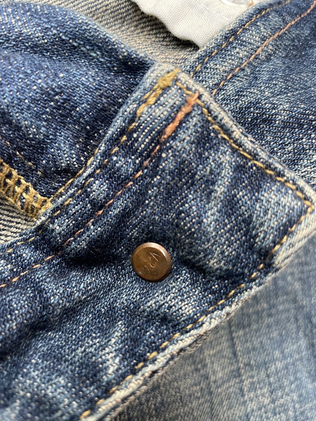Levi's Vintage 2006 Levis FL 553 Distresed Custom Size 32" / US 10 / IT 46 - 15 Thumbnail