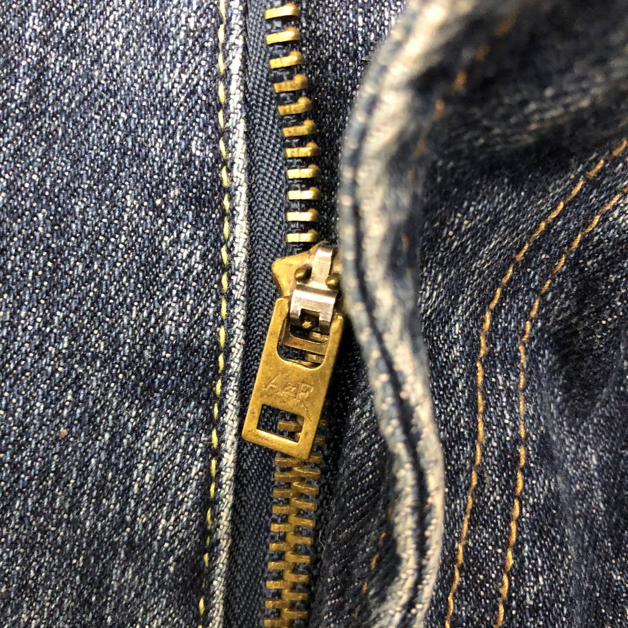 Abercrombie & Fitch P538 ABERCROMBIE AND FITCH FLARED RIPPED DENIM Size US 37 - 16 Thumbnail