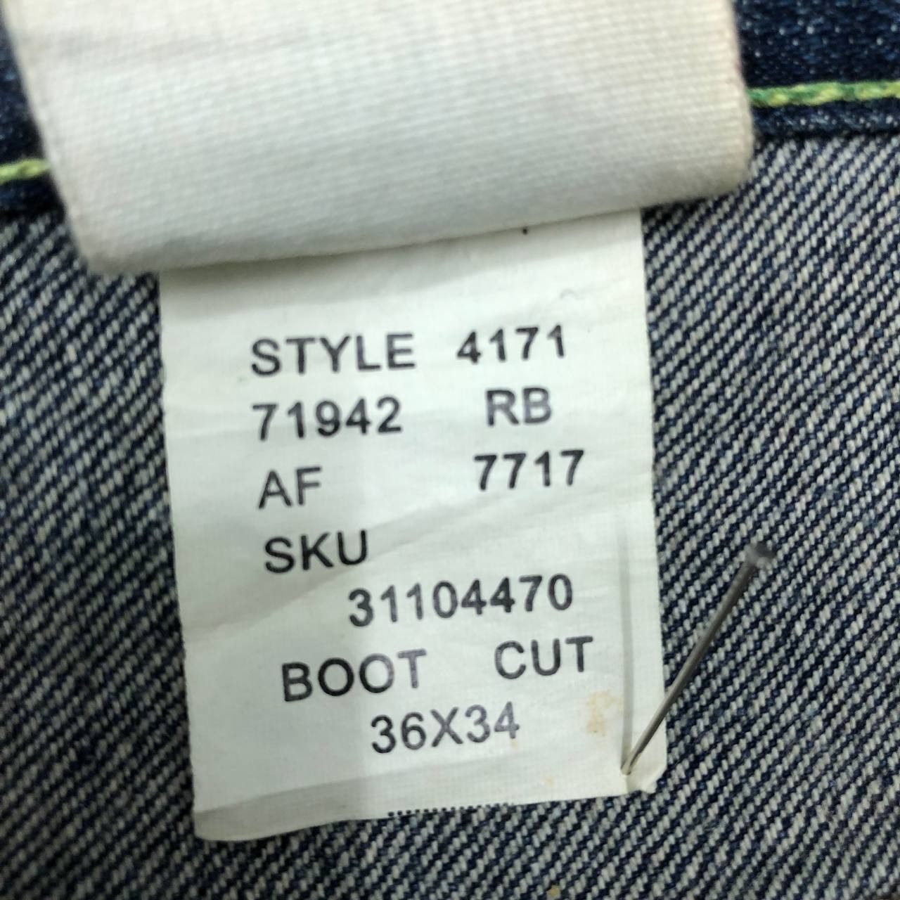 Abercrombie & Fitch P538 ABERCROMBIE AND FITCH FLARED RIPPED DENIM Size US 37 - 19 Thumbnail