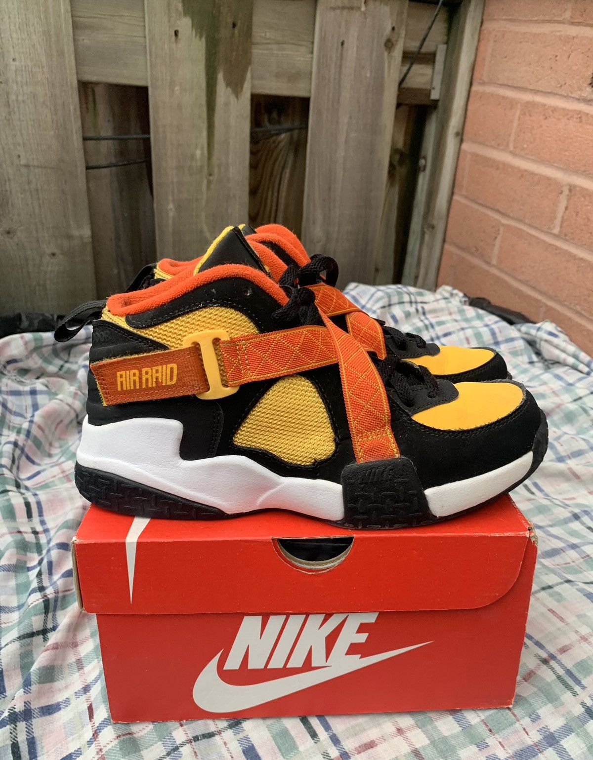Nike Nike Air Raid Roswell Rayguns Size US 5.5 / EU 38 - 1 Thumbnail