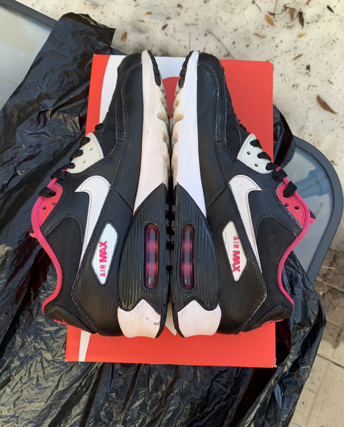 Nike Wmns Air Max 90 Black-Pink/White Size US 6.5 / EU 39-40 - 4 Thumbnail