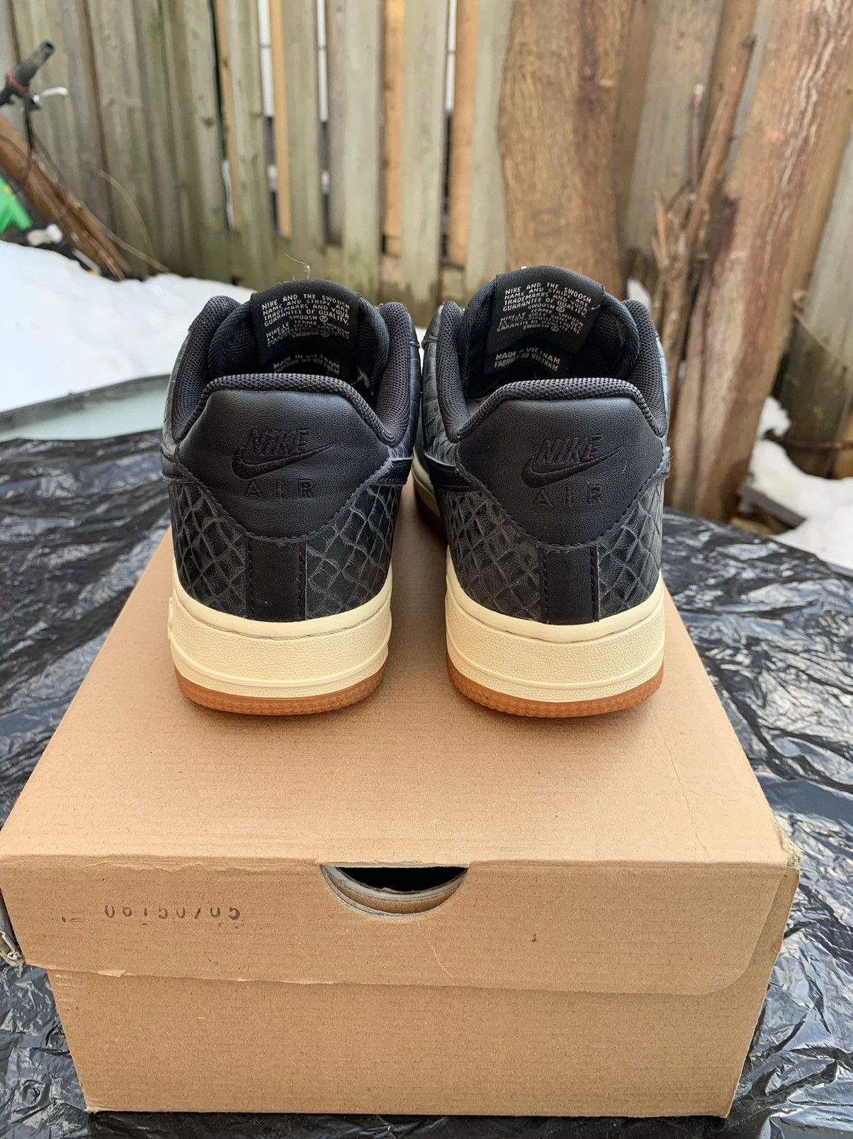 Nike Air Force One Low Premium Black Size US 5 / EU 37 - 3 Thumbnail