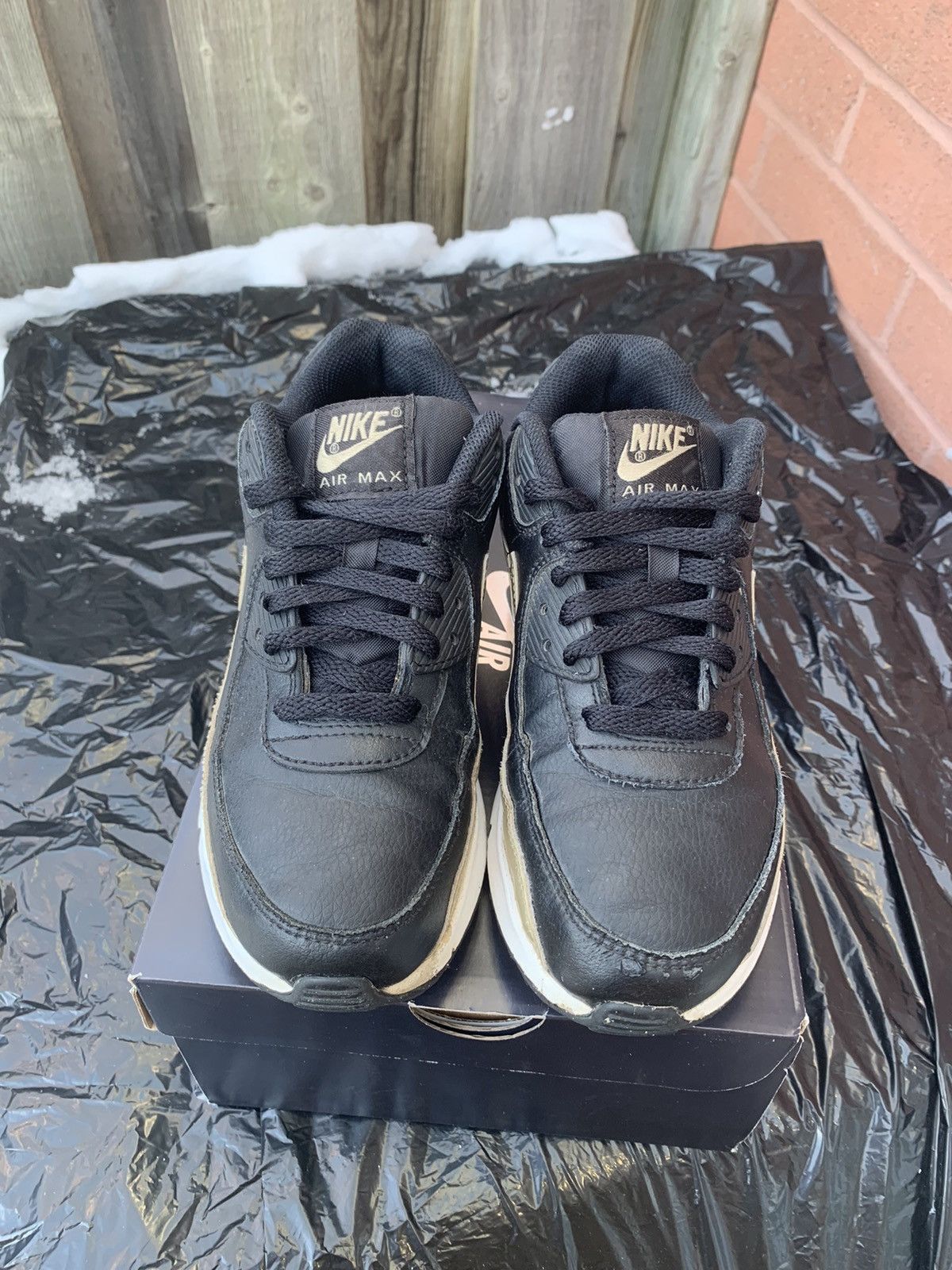 Nike Air Max 90 Black Metallic Gold Star Size US 5 / EU 37 - 2 Thumbnail
