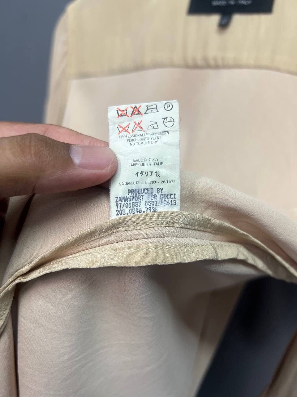 Gucci AUTHENTIC GUCCI BUTTON UP SHIRT RAYON Size S / US 4 / IT 40 - 14 Thumbnail