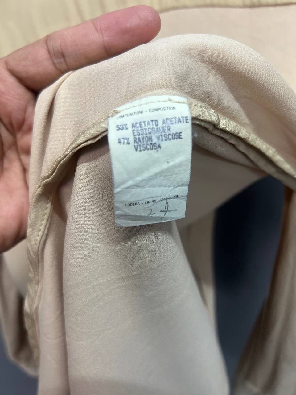 Gucci AUTHENTIC GUCCI BUTTON UP SHIRT RAYON Size S / US 4 / IT 40 - 15 Thumbnail