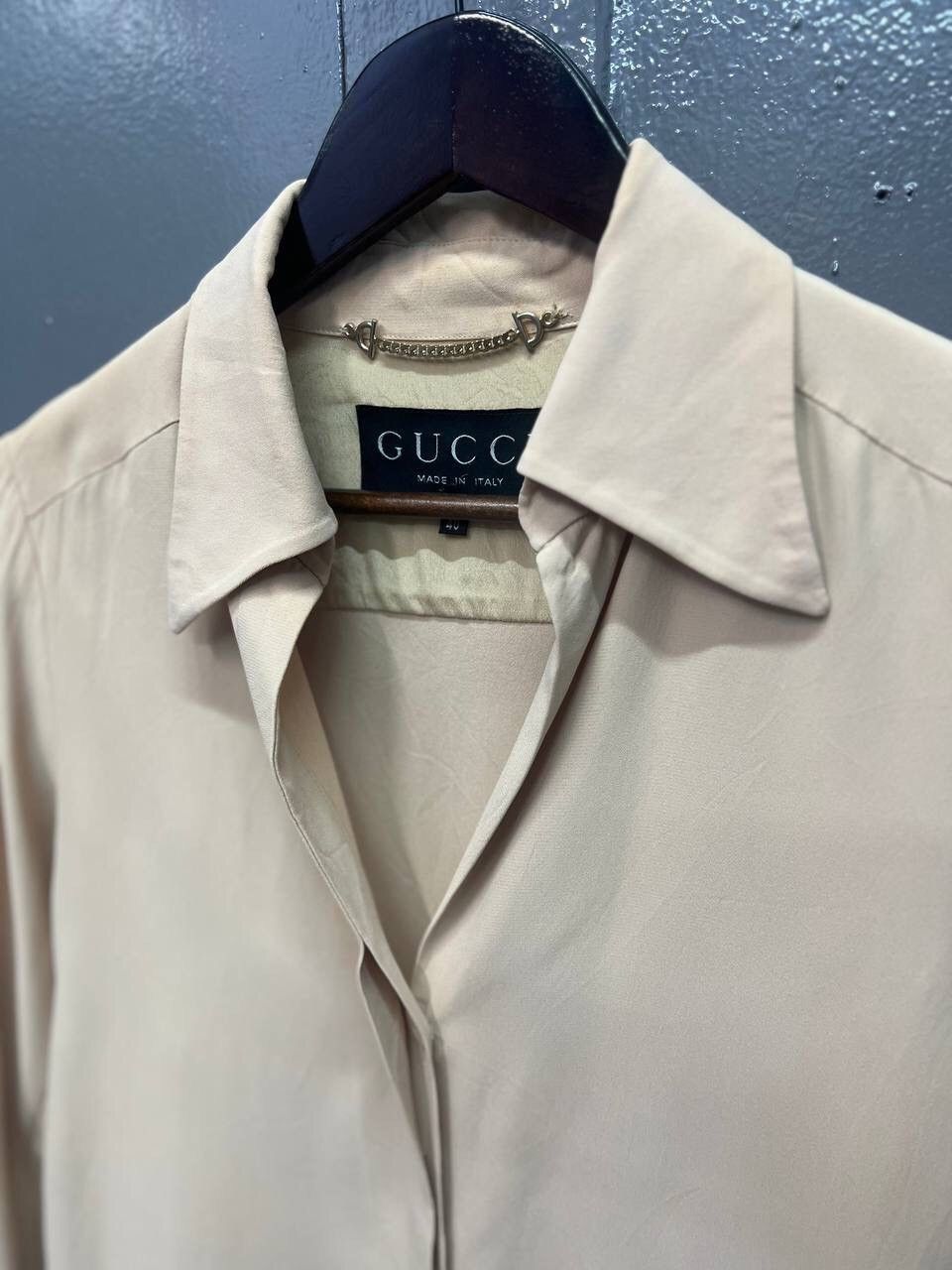 Gucci AUTHENTIC GUCCI BUTTON UP SHIRT RAYON Size S / US 4 / IT 40 - 6 Thumbnail