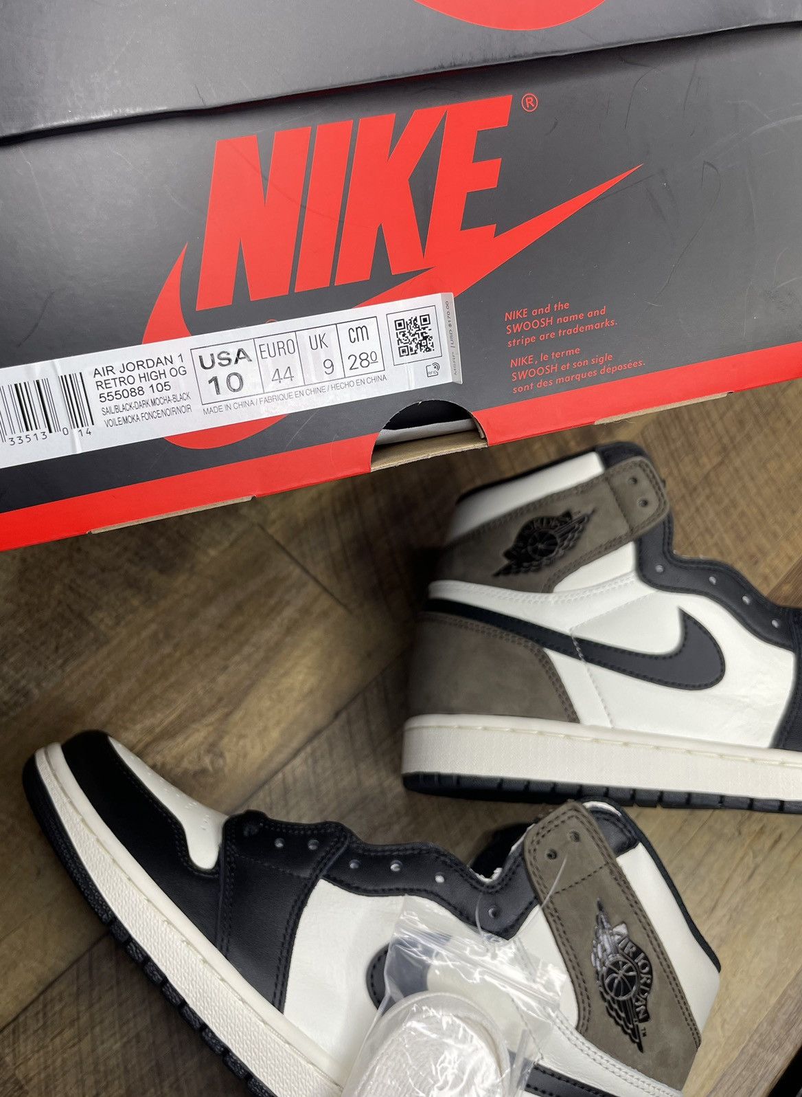 Jordan Brand Air Jordan 1 retro og mocha brown 2020 Size US 10 / EU 43 - 9 Thumbnail