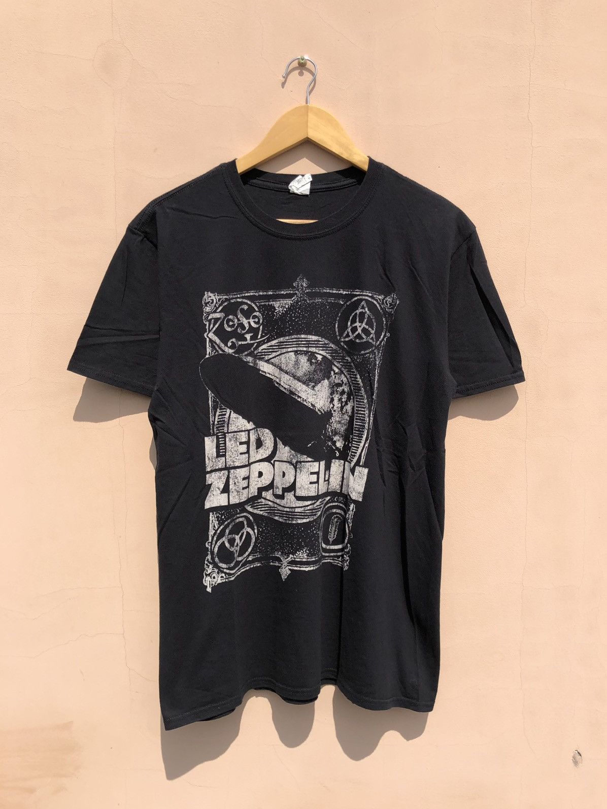 Band Tees Vintage 2011 Led Zeppelin Black Band Tee Size US L / EU 52-54 / 3 - 1 Thumbnail