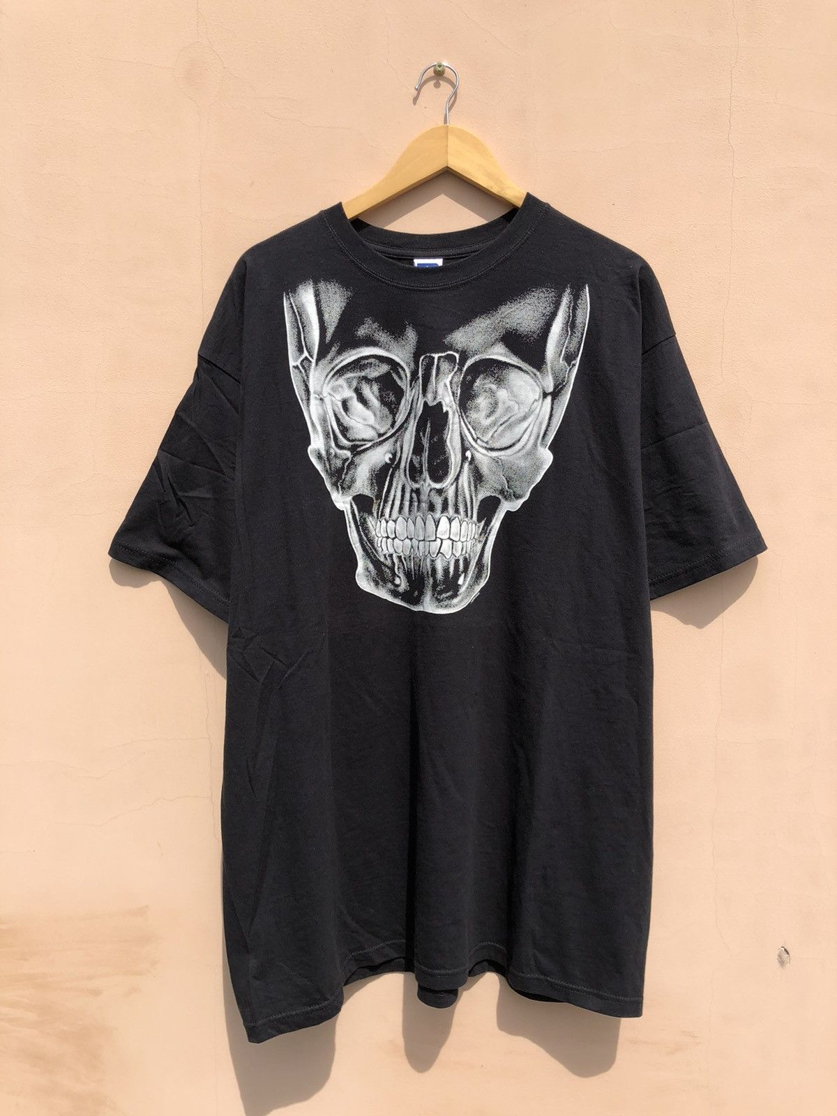 Band Tees Vintage 2000s Skull Bones Russell Black Tee (Harley Davidson Size US XXL / EU 58 / 5 - 1 Thumbnail
