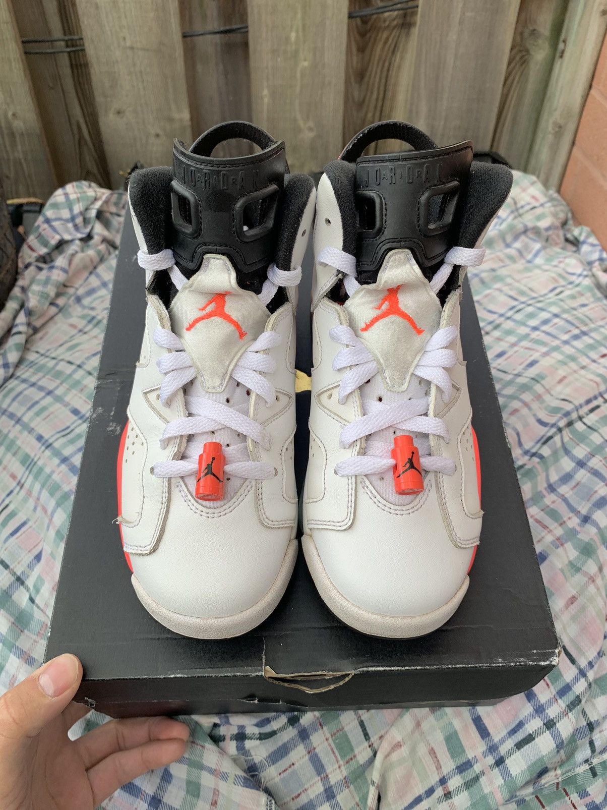Jordan Brand Jordan 6 Retro White Infrared Size US 5 / EU 37 - 2 Thumbnail
