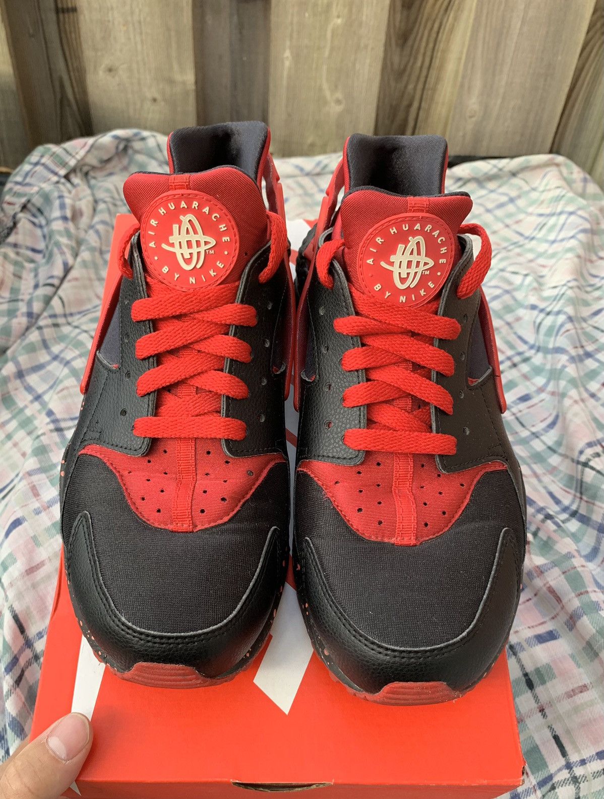 Nike Nike Air Huarache Premium ID Black / Red Speckle Size US 9 / EU 42 - 2 Thumbnail