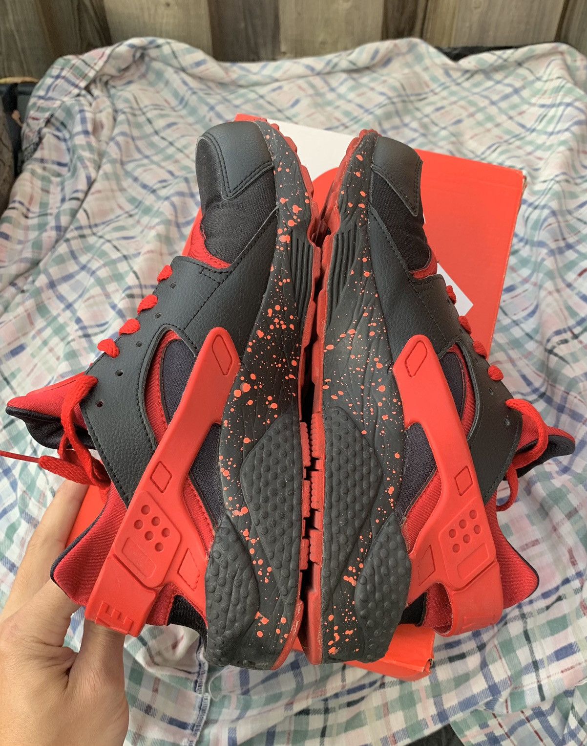 Nike Nike Air Huarache Premium ID Black / Red Speckle Size US 9 / EU 42 - 5 Thumbnail