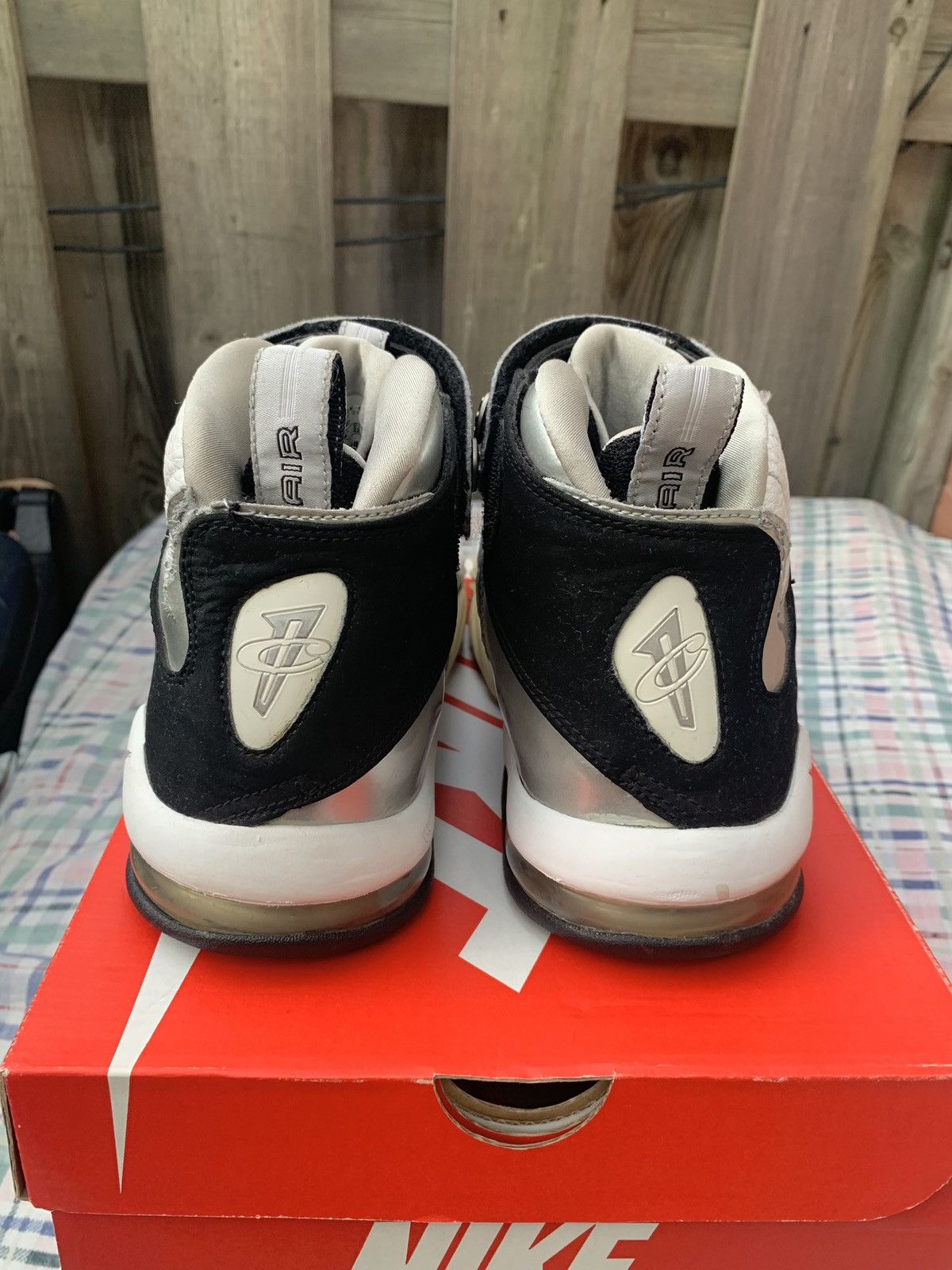 Nike Nike Air Max Penny 4 White Black Metallic Silver 2006 Size US 9 / EU 42 - 3 Thumbnail