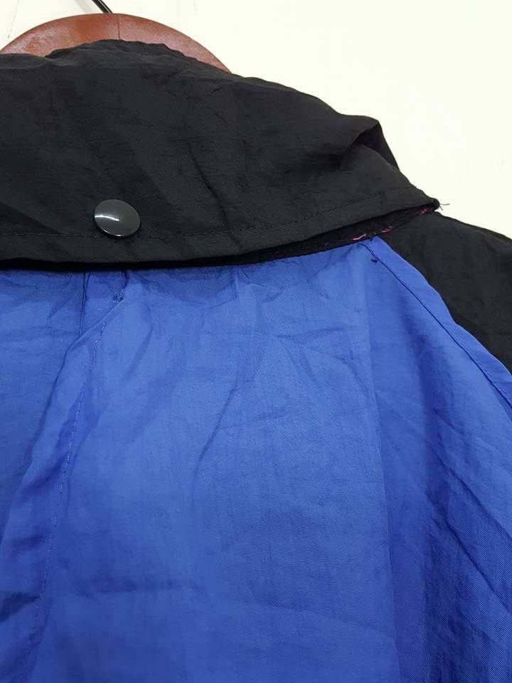 Reebok × Vintage Vintage REEBOK Kangaroo Pocket 90's Hooded Windbreaker Size US L / EU 52-54 / 3 - 13 Thumbnail