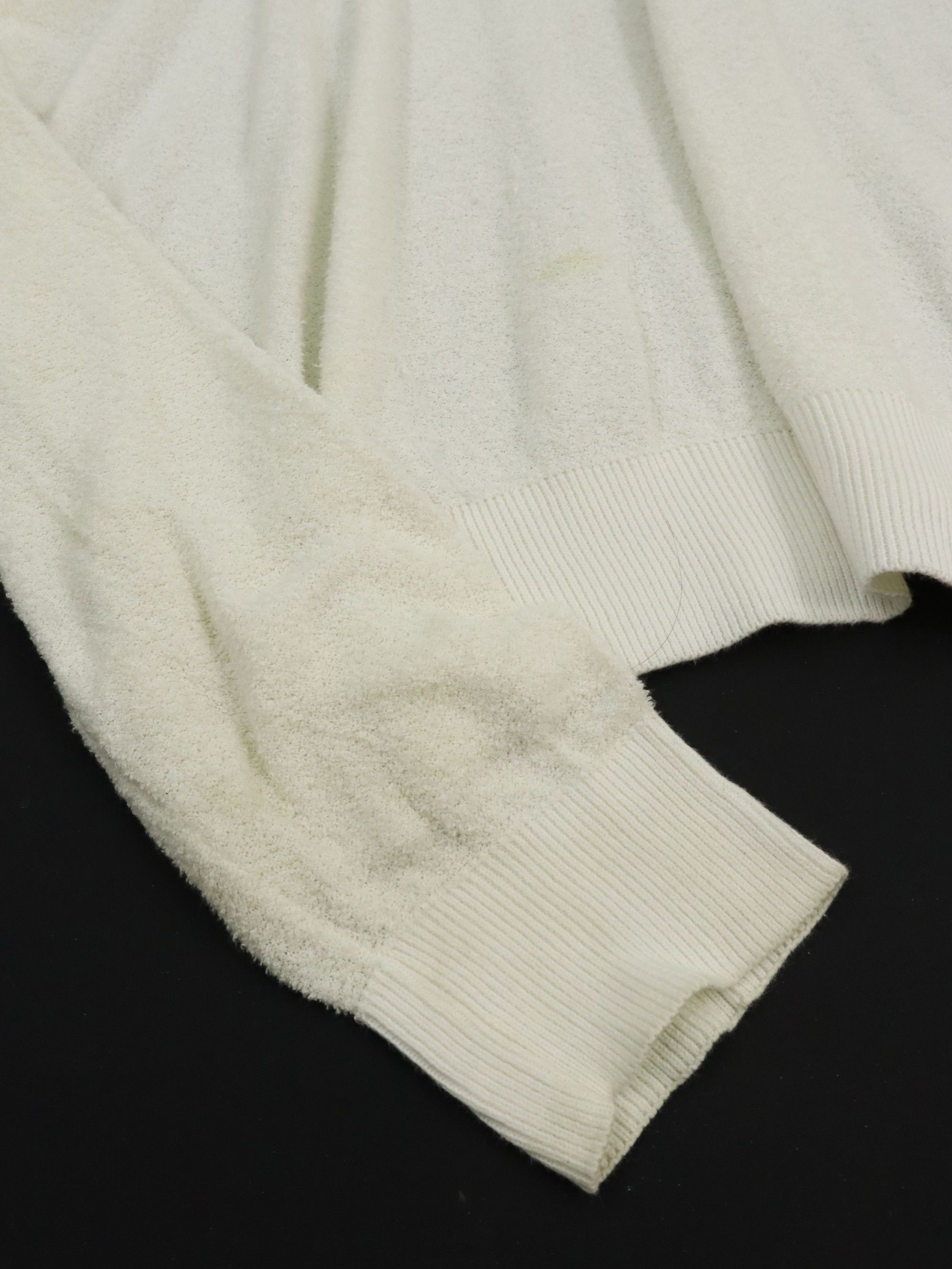 AMI AMI 2017SS Knit Ivory Emblem Crew Neck Oversized Sweater Size US L / EU 52-54 / 3 - 15 Thumbnail