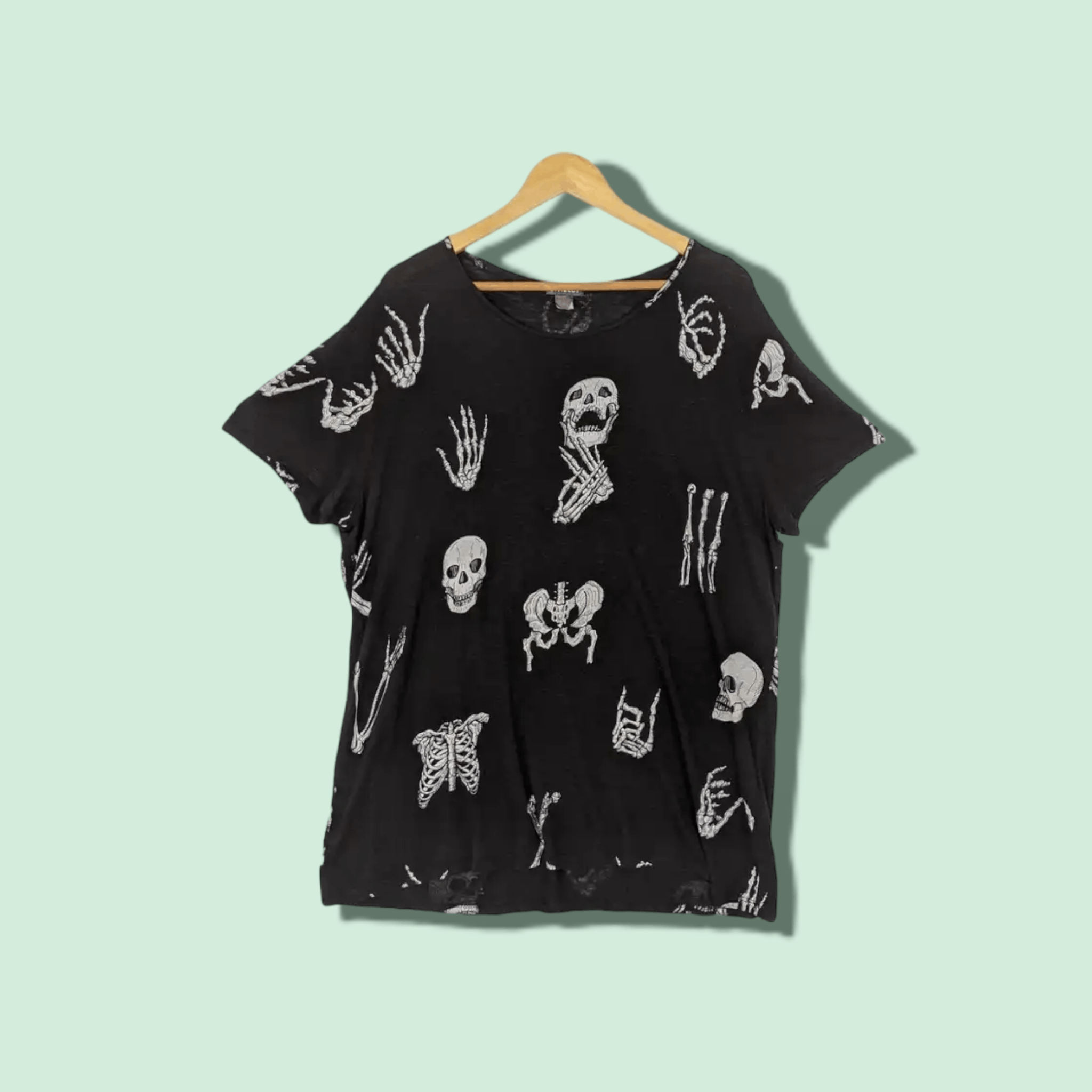 Divided DIVIDED H&M Skeleton Print All Over T-Shirt Size US XL / EU 56 / 4 - 1 Thumbnail
