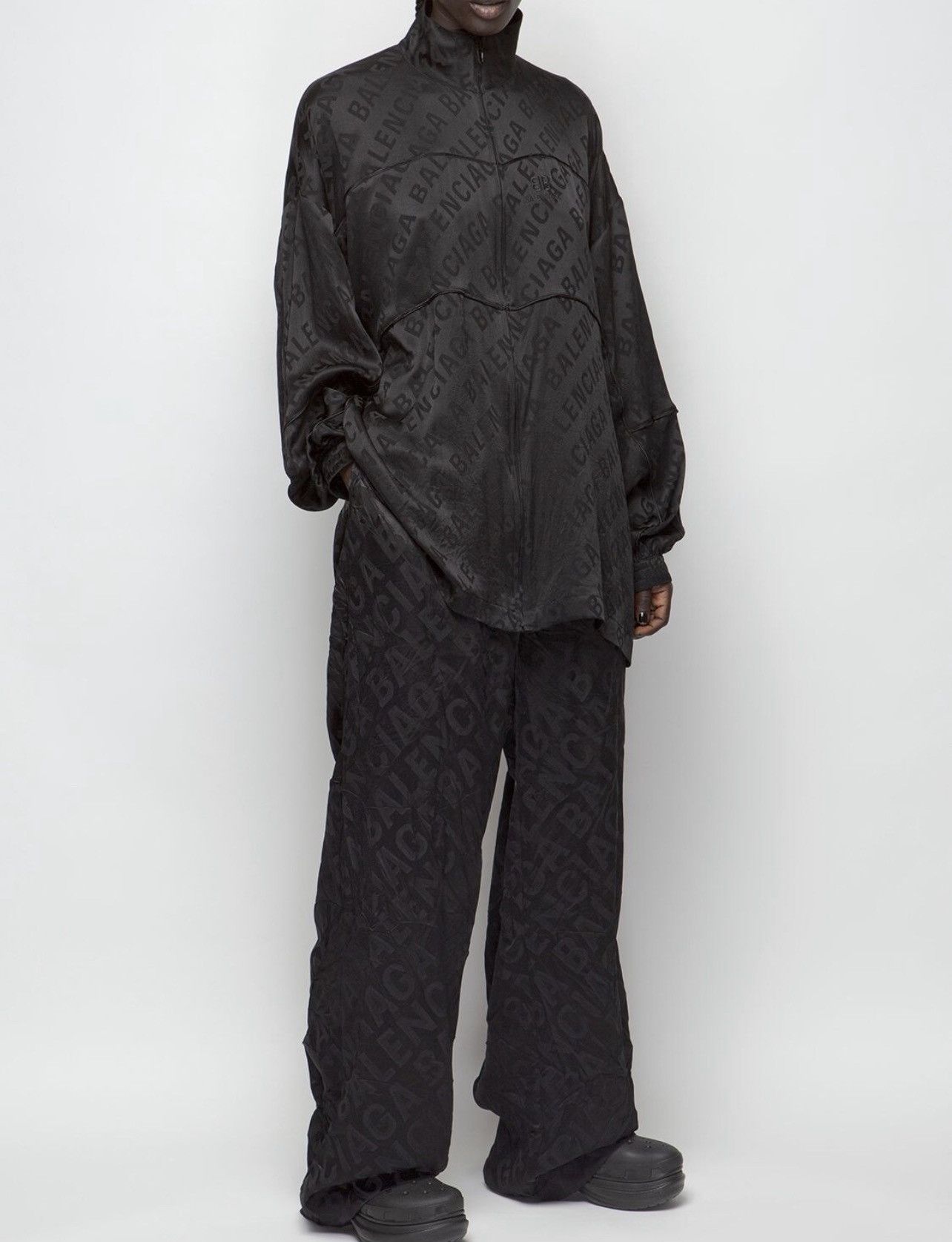 Balenciaga 🔥$1.9K VALUE🔥 Balenciaga Logo Silk Monogram Pajama Pants Size US 30 / EU 46 - 2 Thumbnail