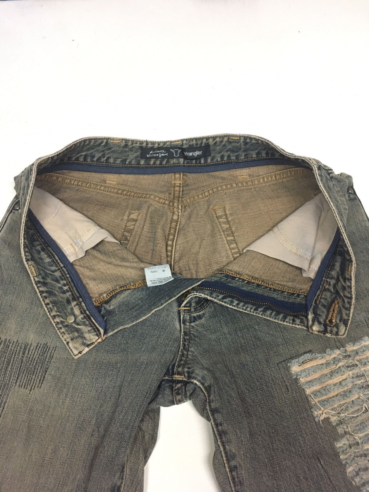 Vintage × Wrangler Vintage wrangler western distressed denim Size US 29 - 8 Thumbnail
